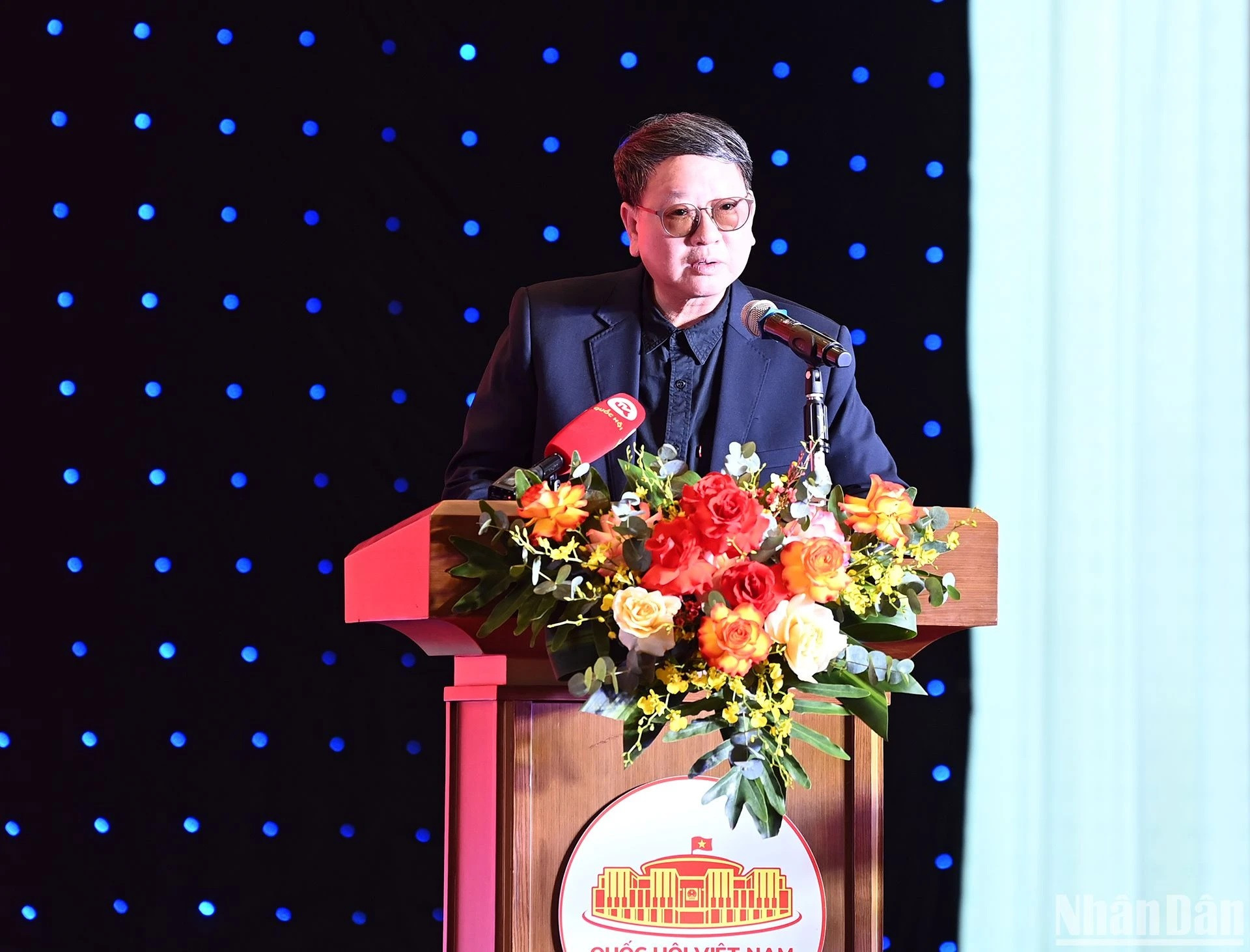 El presidente de la Asociación de Compositores de Vietnam, Duc Trinh. El presidente de la Asociación de Compositores de Vietnam, Duc Trinh.