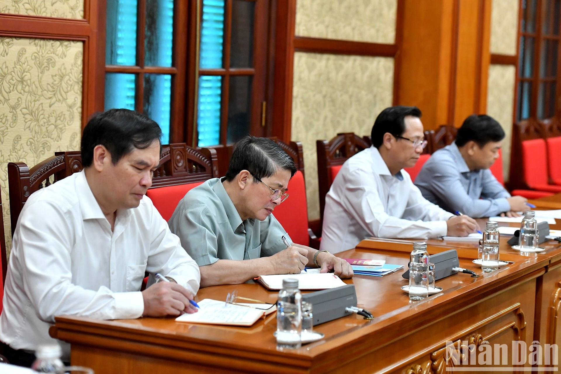 Delegados a la sesión.