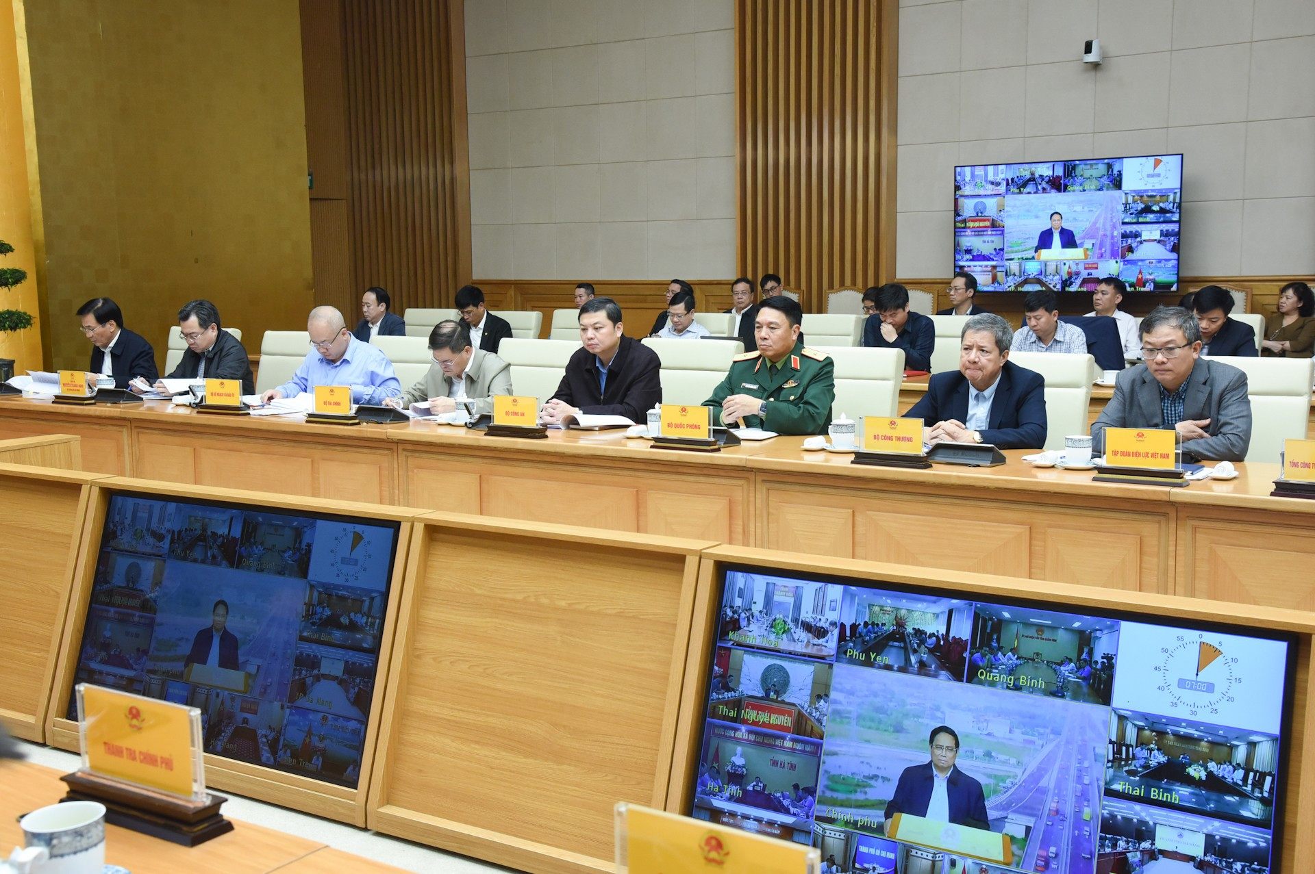 Escena de la reunión. Escena de la reunión.