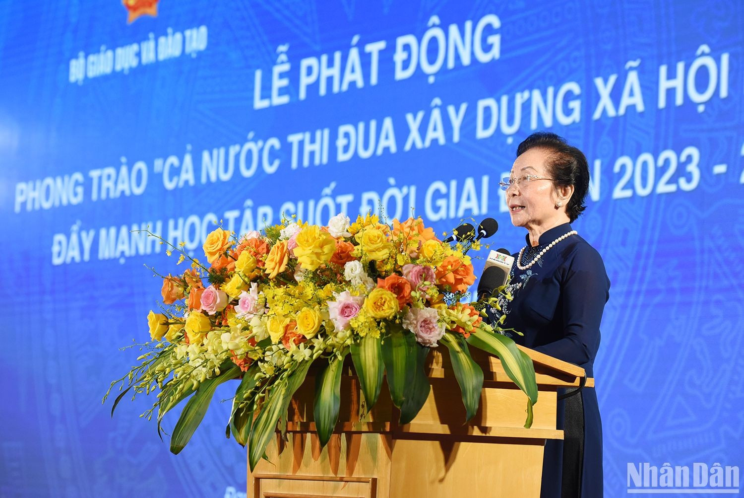 La exmiembro del Comité Central del Partido, exvicepresidenta del país y titular de la Asociación vietnamita de Promoción de Aprendizaje, Nguyen Thi Doan, intervino en el evento.