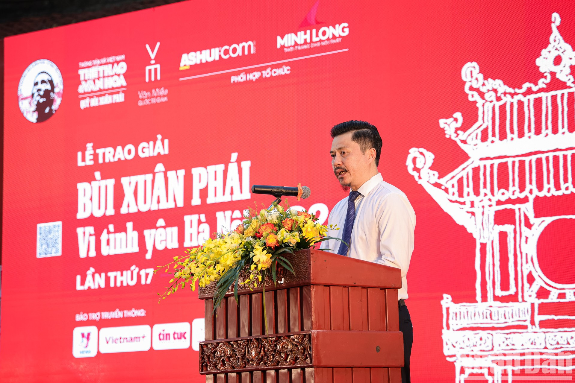 El redactor jefe del periódico “The thao va Van hoa”, Le Xuan Thanh. El redactor jefe del periódico “The thao va Van hoa”, Le Xuan Thanh.