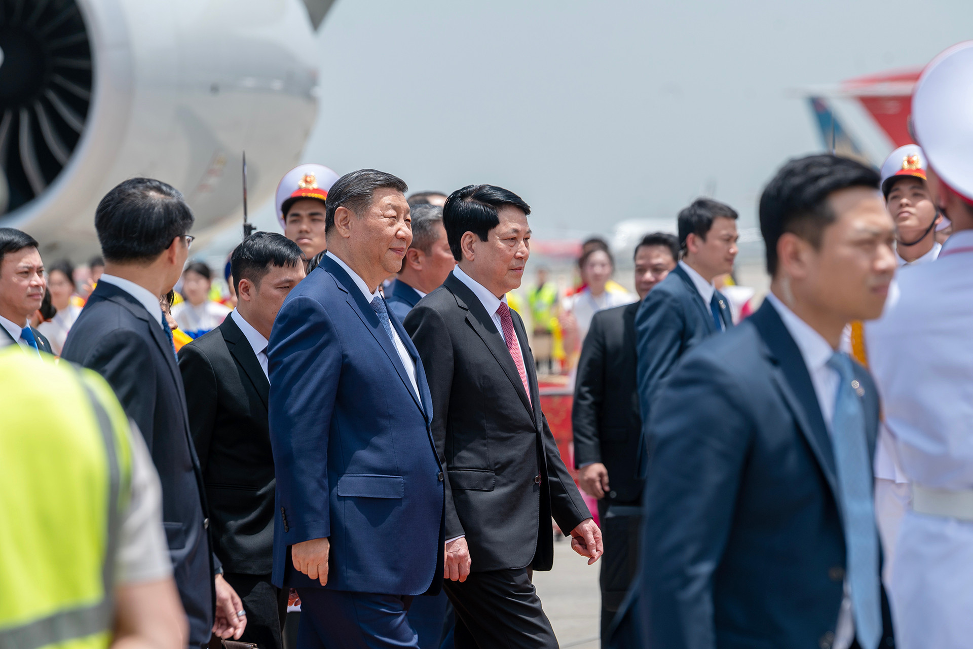 El presidente de Vietnam, Luong Cuong, recibe al invitado. El presidente de Vietnam, Luong Cuong, recibe al invitado.