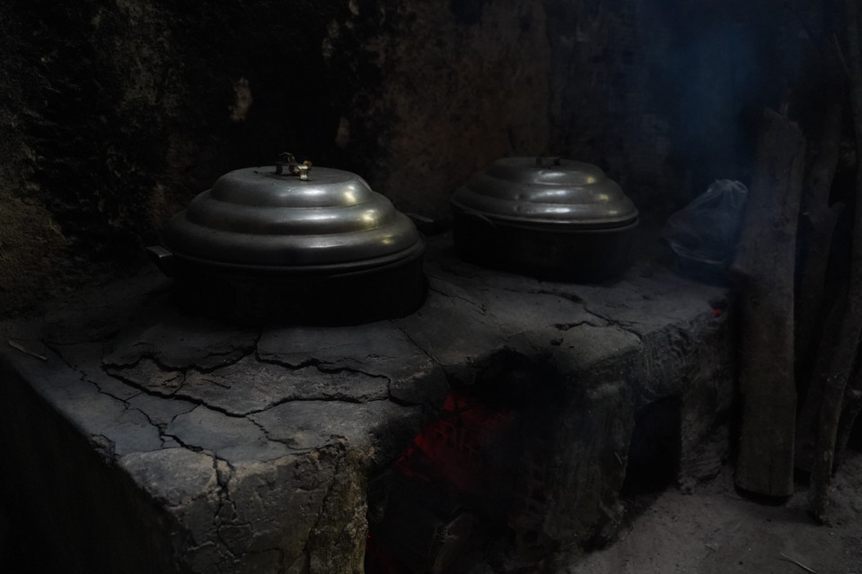 La estufa de Hoang Cam (sistema de entrada y chimenea que difundía y disipaba el humo de la cocina, lo que impedía la detección aérea del humo) fue ampliamente utilizada en el sistema de túneles.