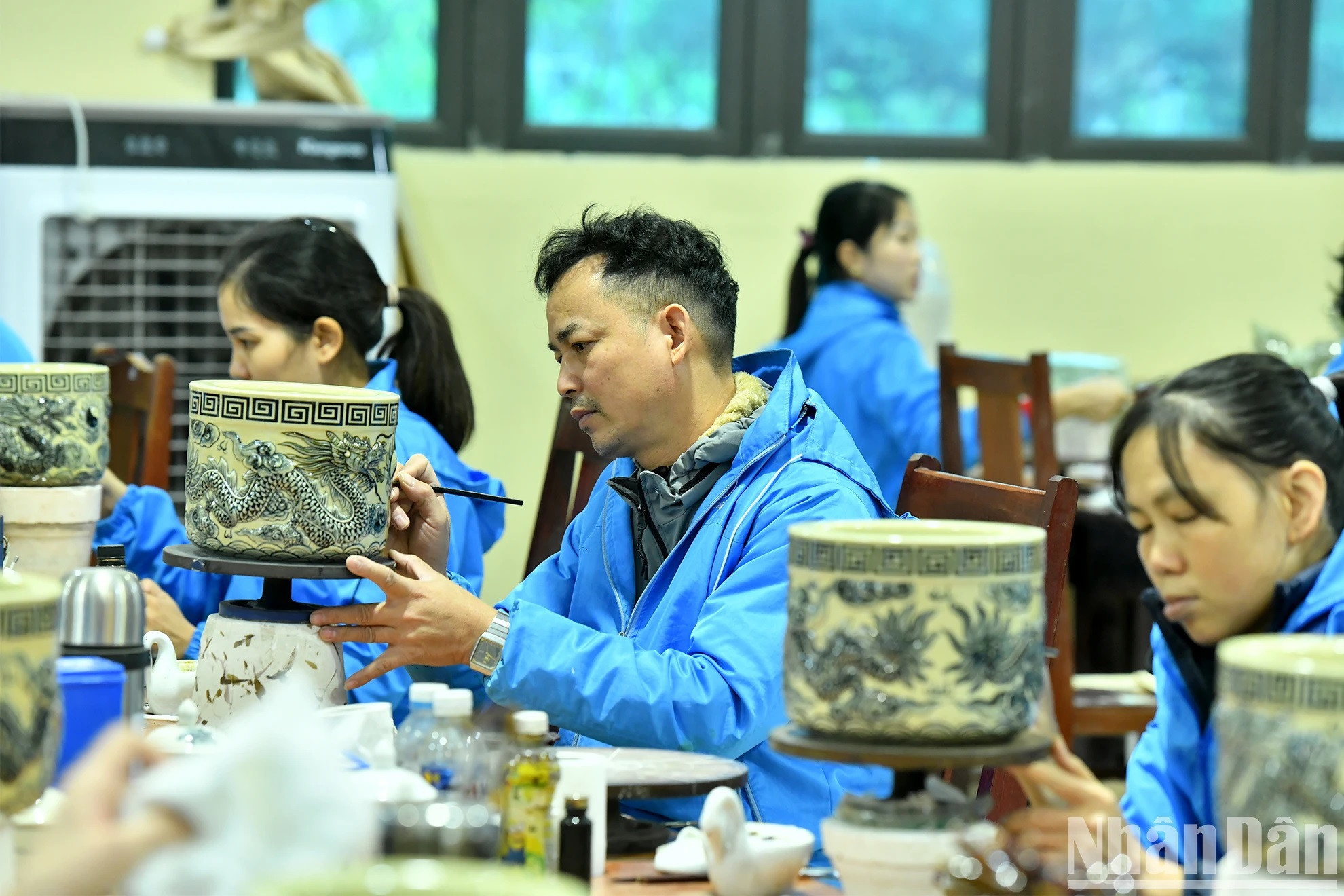 La fabricación es totalmente manual. La fabricación es totalmente manual.