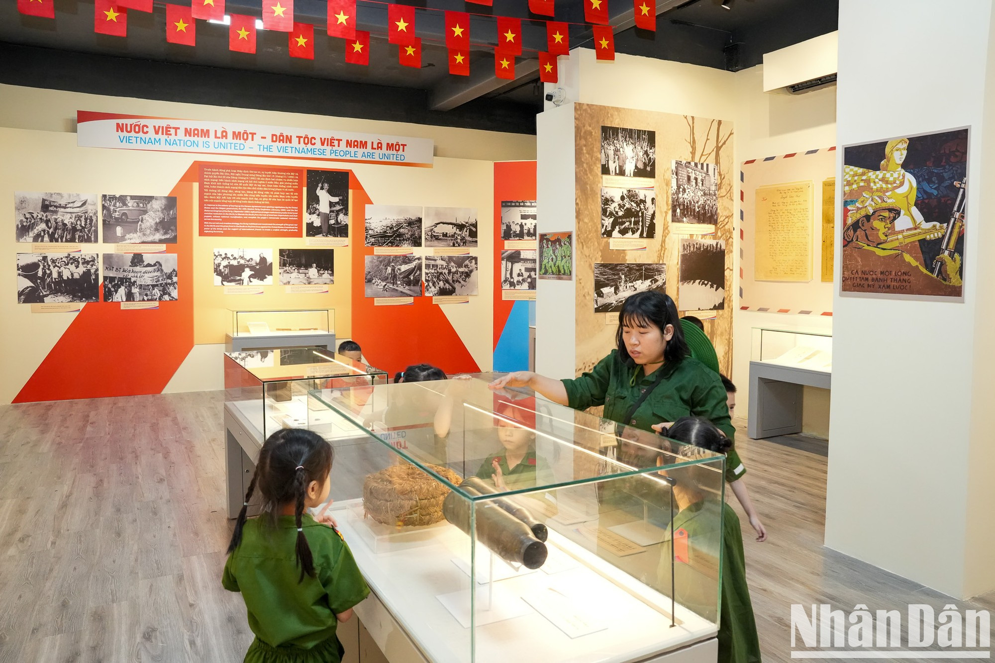 El área expositiva “Vietnam es uno solo - El pueblo vietnamita es uno solo”. El área expositiva “Vietnam es uno solo - El pueblo vietnamita es uno solo”.