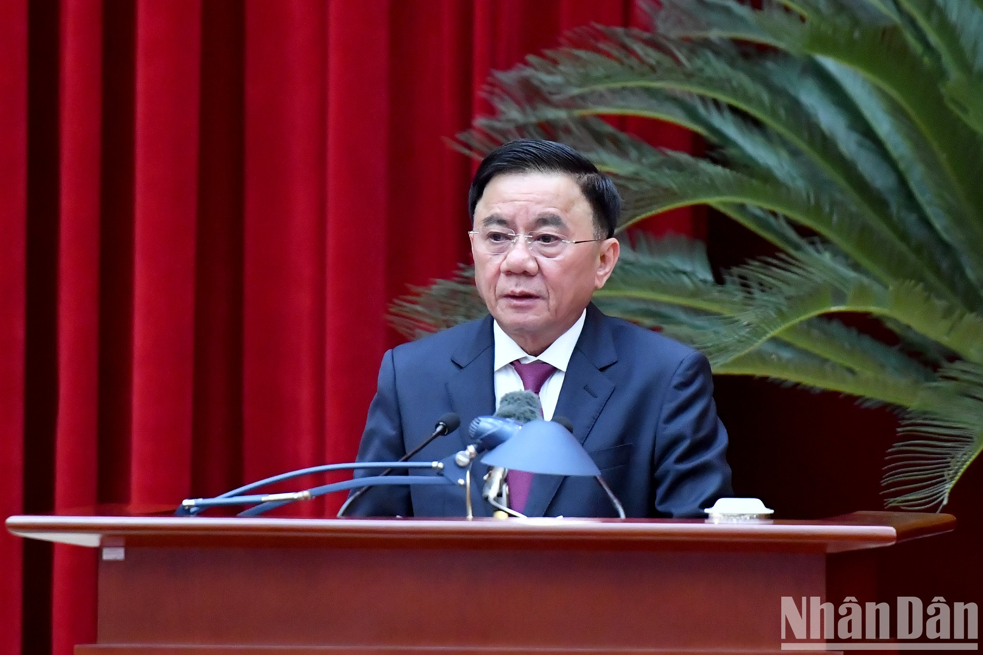 Tran Cam Tu, miembro del Buró Político, permanente del Secretariado del Comité Central del Partido y jefe de su Comisión de Control Disciplinario.