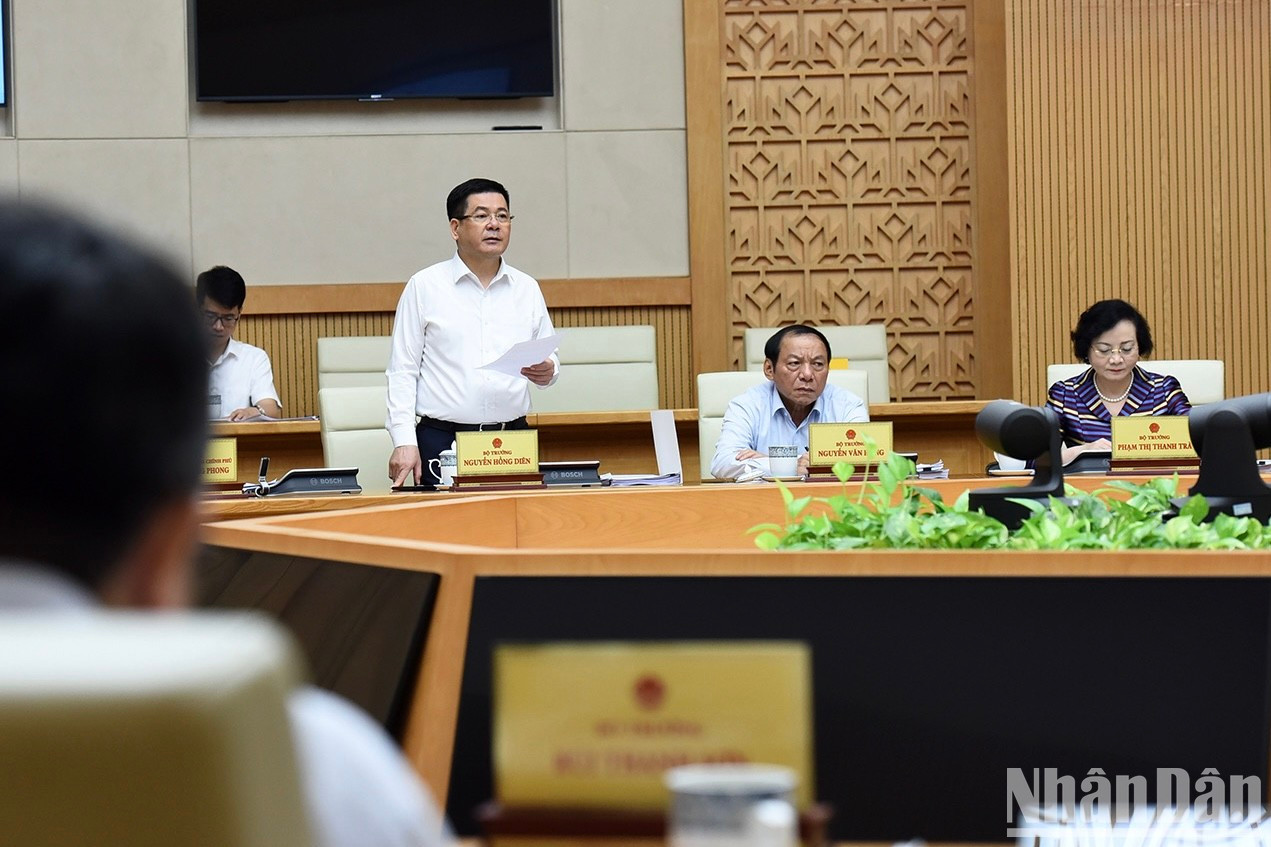 El ministro de Industria y Comercio, Nguyen Hong Dien.