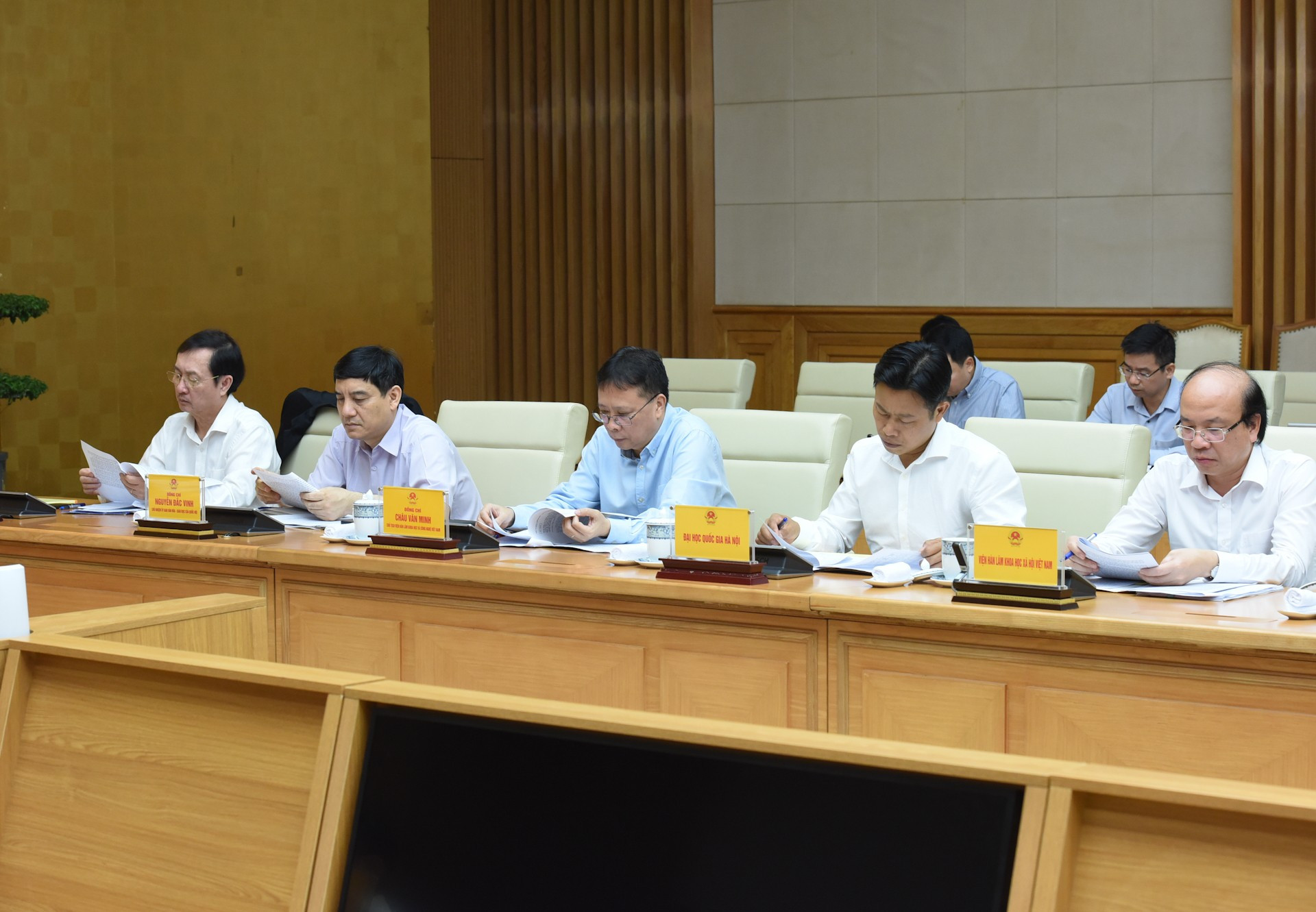 Representantes del personal directivo de los ministerios, departamentos y sectores. Representantes del personal directivo de los ministerios, departamentos y sectores.