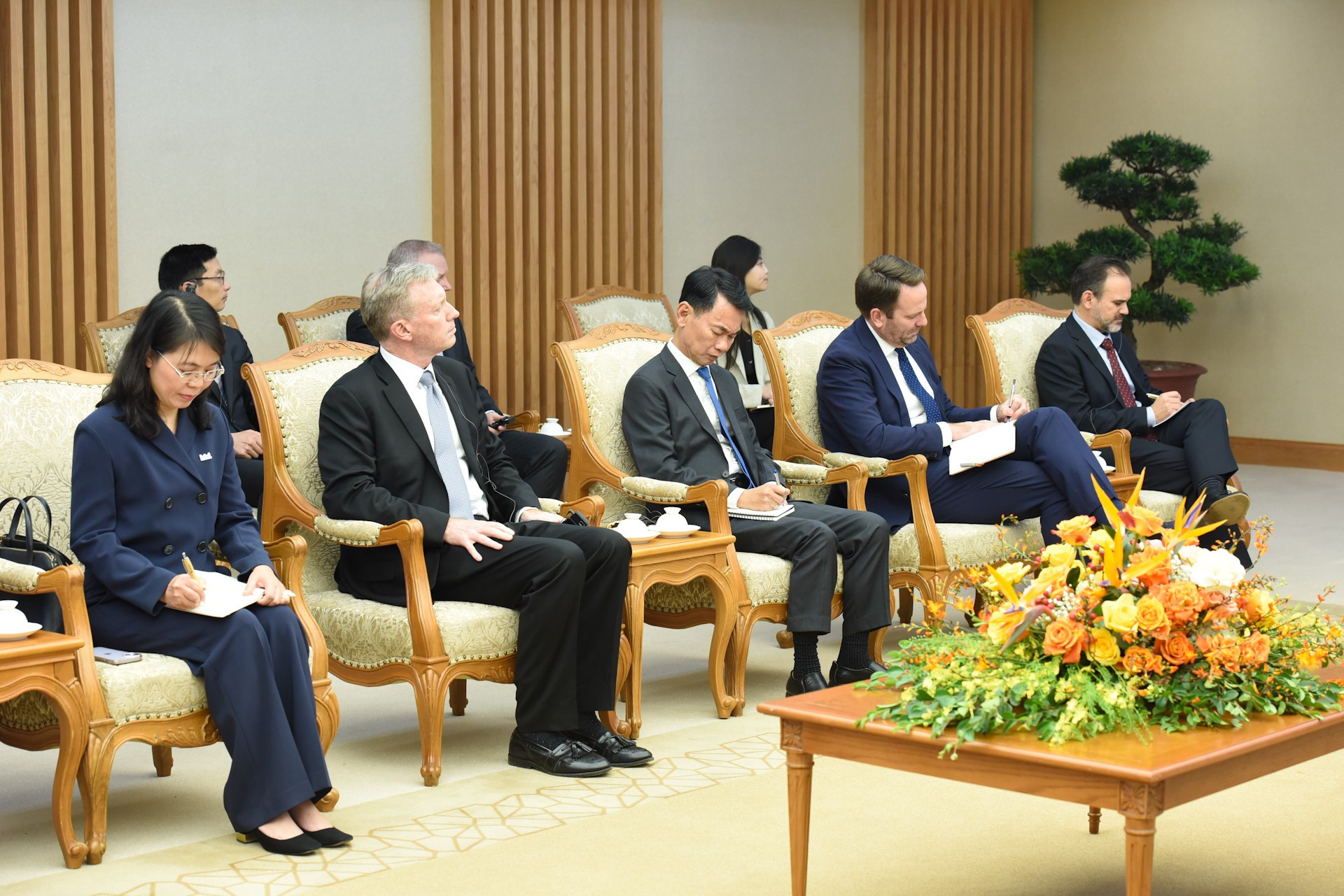 Acompañantes al presidente de la SIA. Acompañantes al presidente de la SIA.