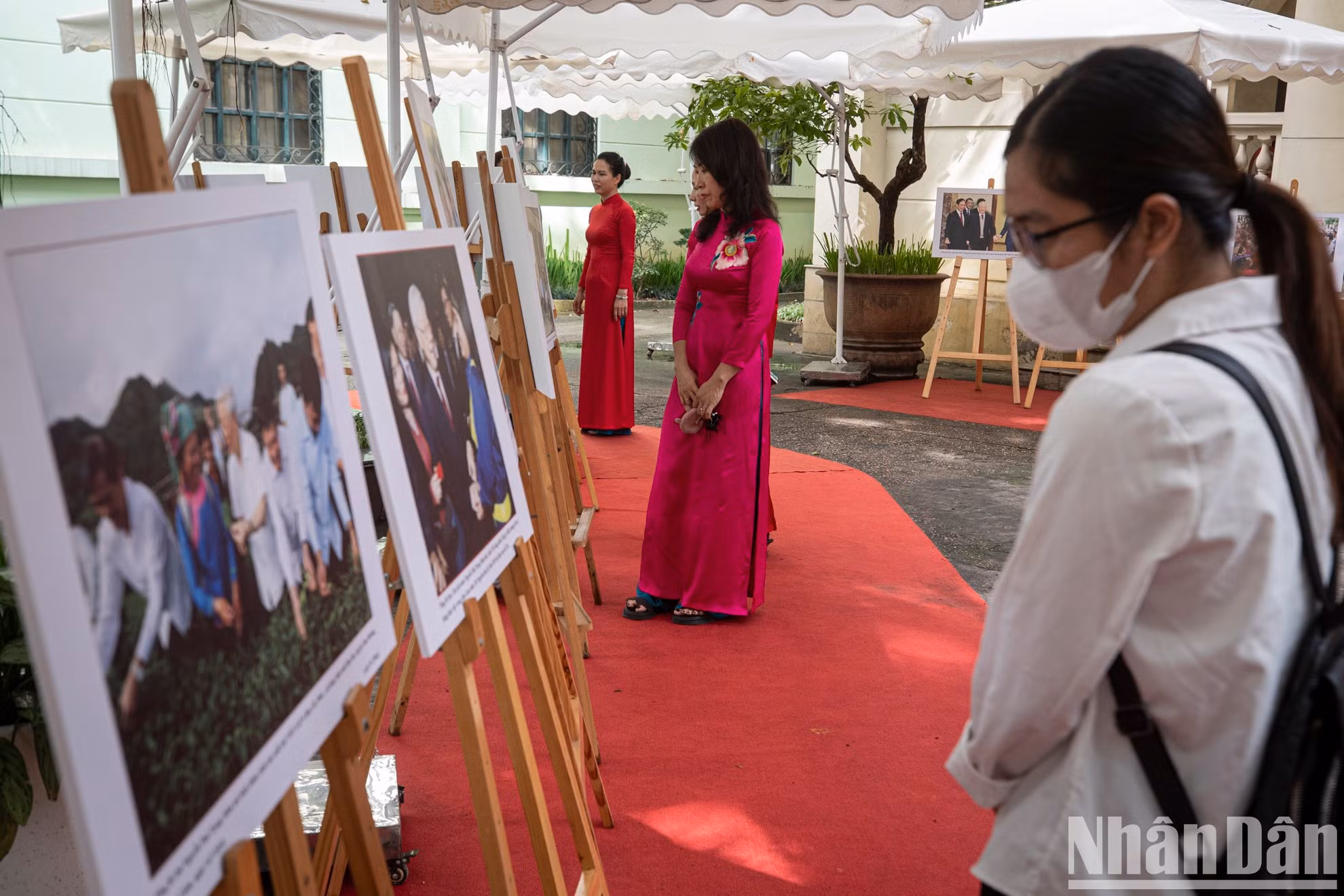 La actividad se celebra en ocasión del lanzamiento del portal informativo especial titulado “El secretario general Nguyen Phu Trong, un líder visionario del Partido con corazón", al que se puede acceder en http://nguyenphutrong.nhandan.vn.