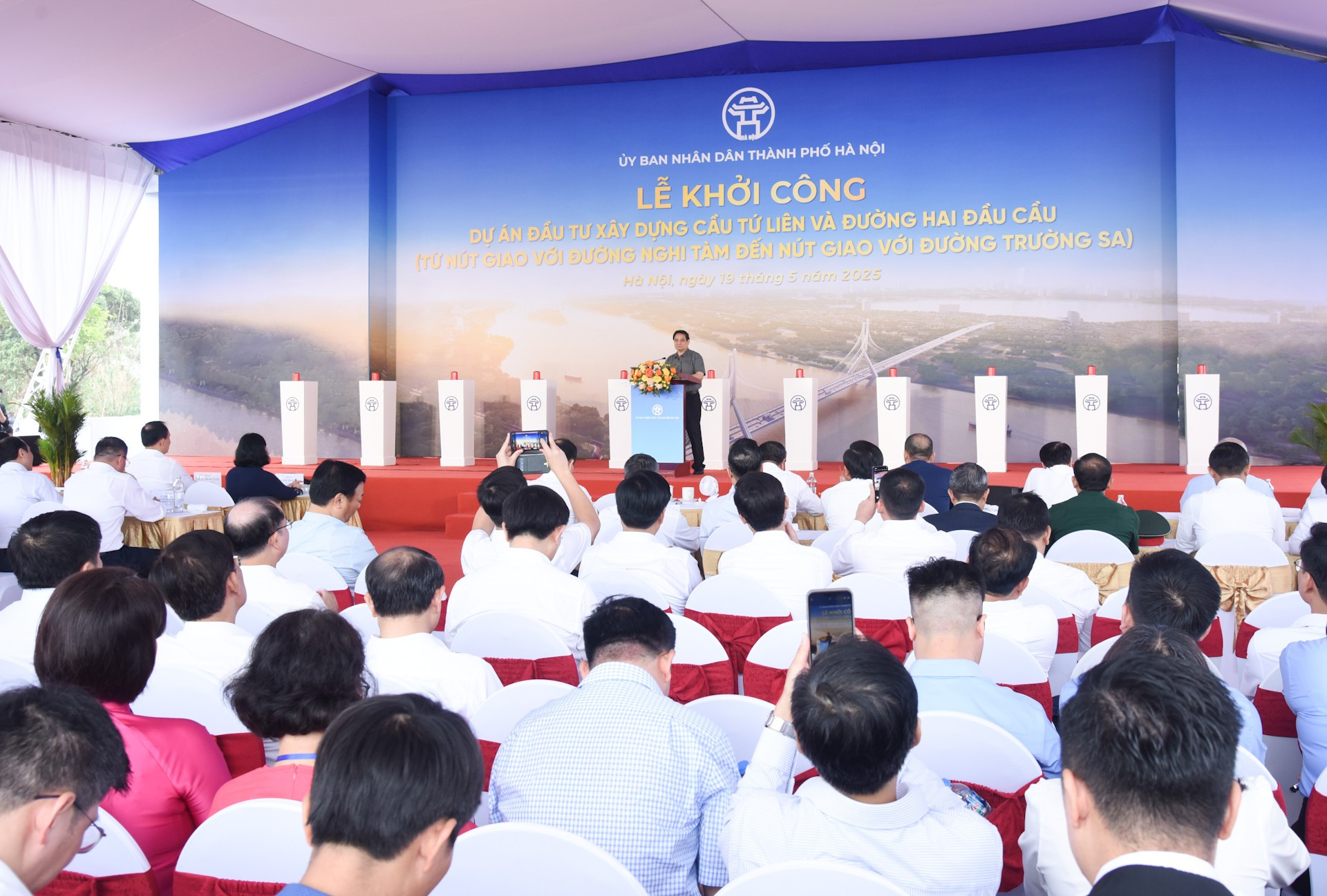 Panorama del acto. Panorama del acto.