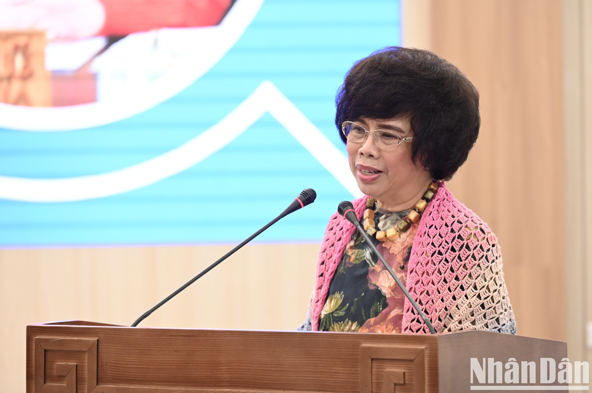 La Héroe del Trabajo (condecoración del Estado vietnamita) Thai Huong, fundadora y presidenta del Consejo de Estrategias de la corporación TH - coordinadora del evento. La Héroe del Trabajo (condecoración del Estado vietnamita) Thai Huong, fundadora y presidenta del Consejo de Estrategias de la corporación TH - coordinadora del evento.