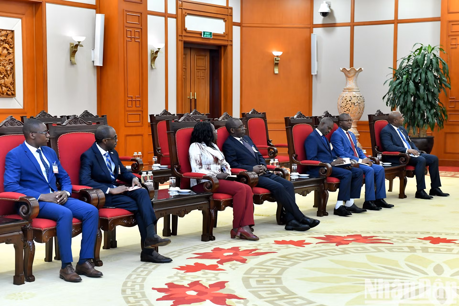Miembros de la delegación burundesa.