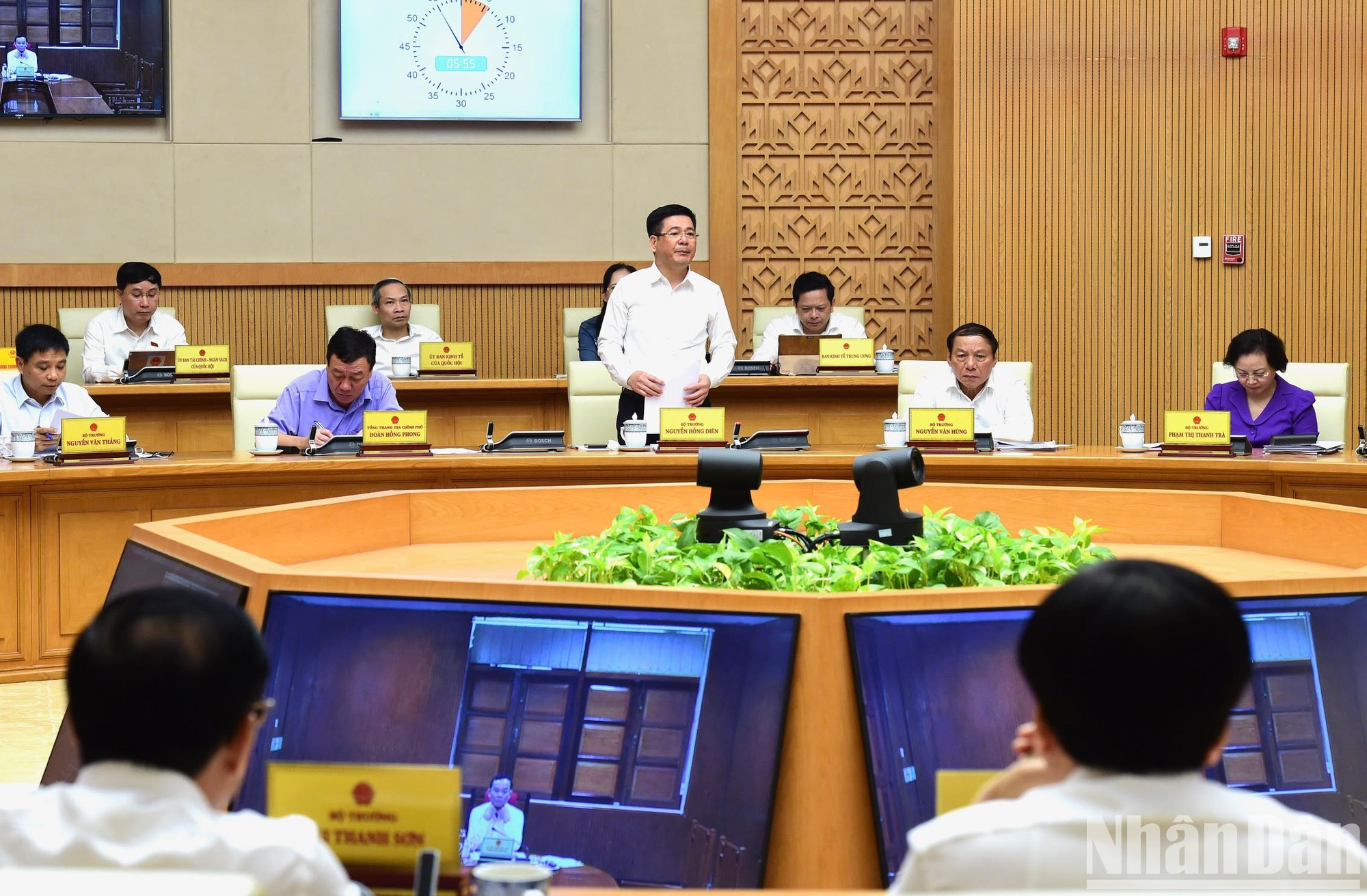 El ministro de Industria y Comercio, Nguyen Hong Dien. El ministro de Industria y Comercio, Nguyen Hong Dien.