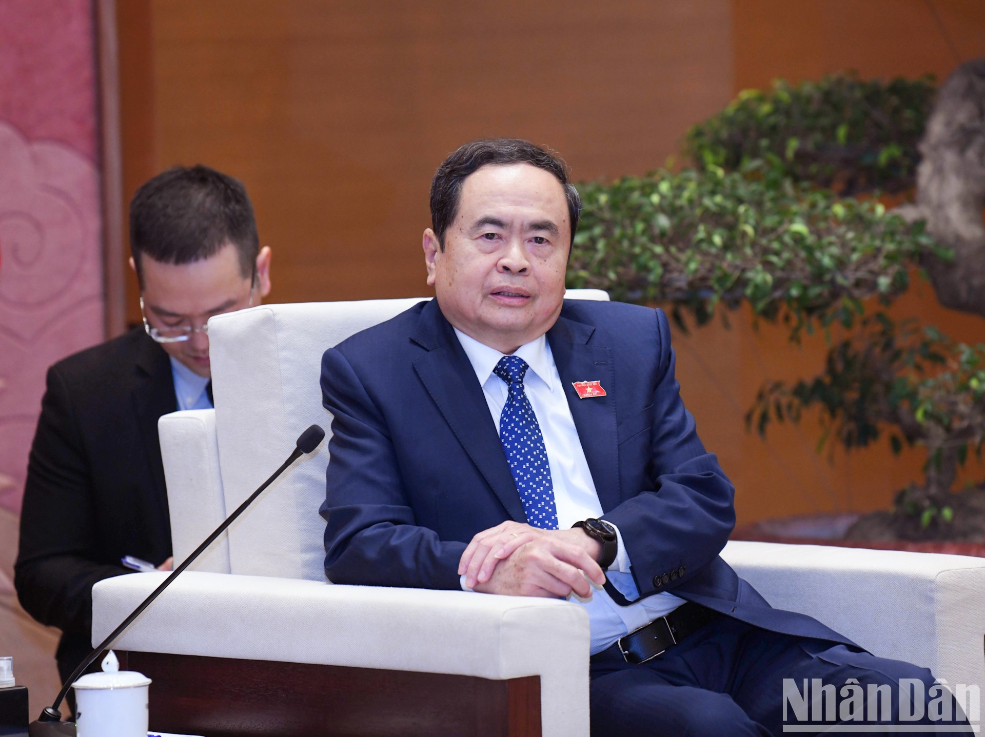 El máximo legislador vietnamita da palabras. El máximo legislador vietnamita da palabras.