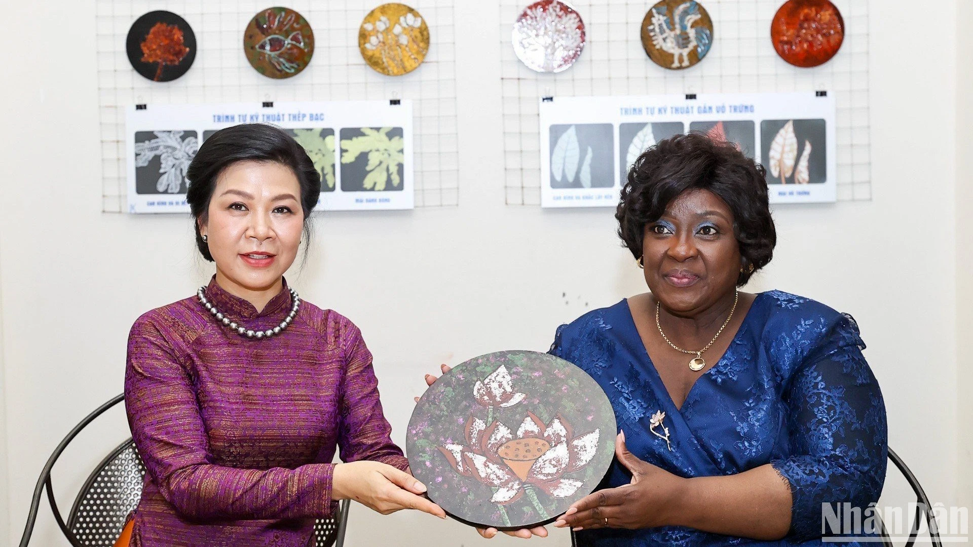 [Foto] Primeras damas de Vietnam y Mozambique visitan Museo de Bellas Artes