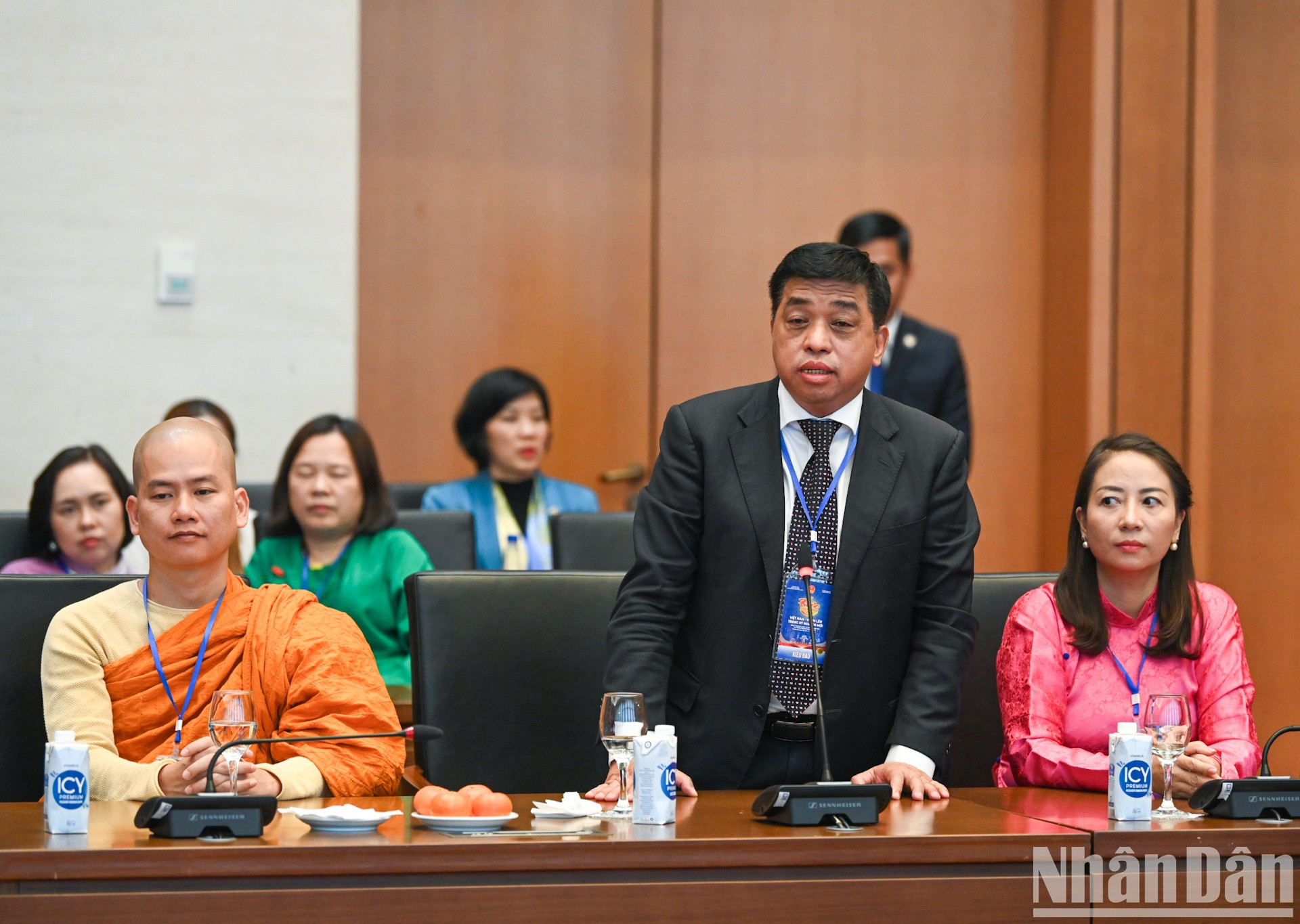 Tran Phu Thuan, vietnamita asentado en Rusia, en su intervención. Tran Phu Thuan, vietnamita asentado en Rusia, en su intervención.