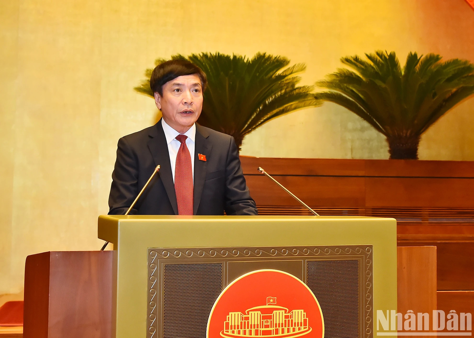El secretario general de la Asamblea Nacional y jefe de la Oficina Parlamentaria, Bui Van Cuong. El secretario general de la Asamblea Nacional y jefe de la Oficina Parlamentaria, Bui Van Cuong.