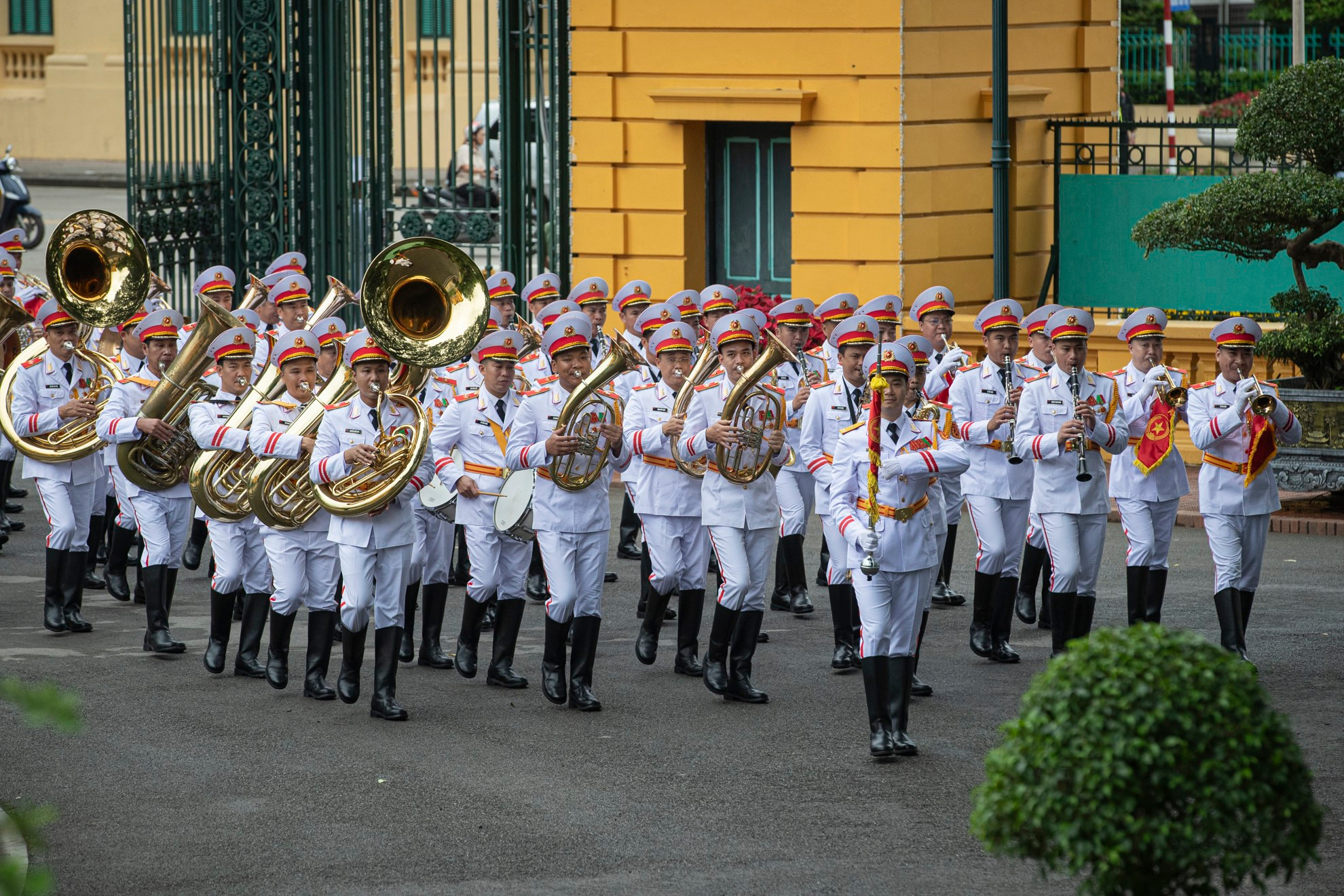 La banda militar del Ejército Popular de Vietnam en el acto. La banda militar del Ejército Popular de Vietnam en el acto.