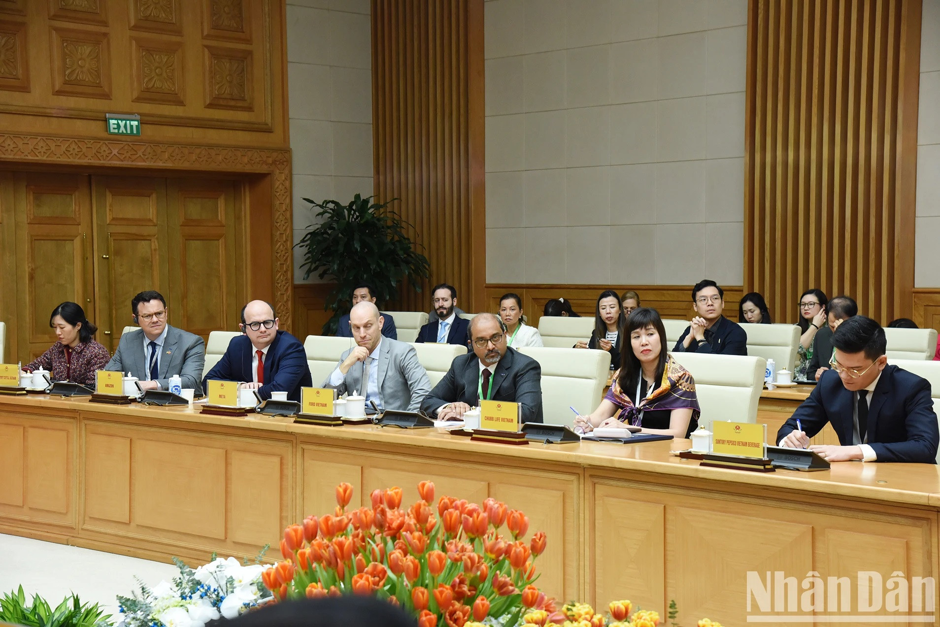 Empresarios miembros del USABC en la reunión.