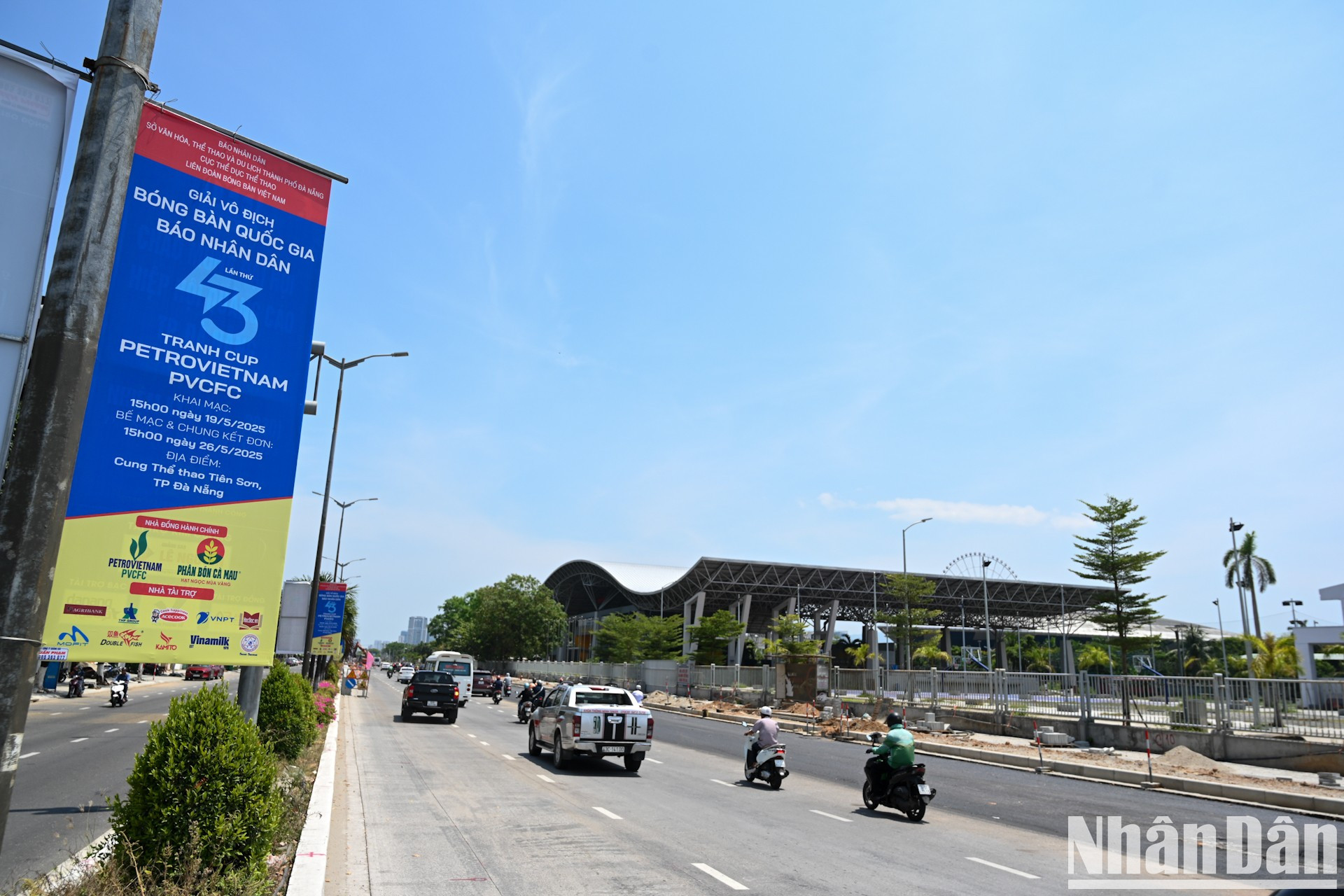 La ceremonia inaugural del 43 Campeonato Nacional de Tenis de Mesa del periódico Nhan Dan se celebrará hoy a las 15 (hora local) y será transmitida en vivo en el canal VTV8 de la Televisión Nacional. La ceremonia inaugural del 43 Campeonato Nacional de Tenis de Mesa del periódico Nhan Dan se celebrará hoy a las 15 (hora local) y será transmitida en vivo en el canal VTV8 de la Televisión Nacional.