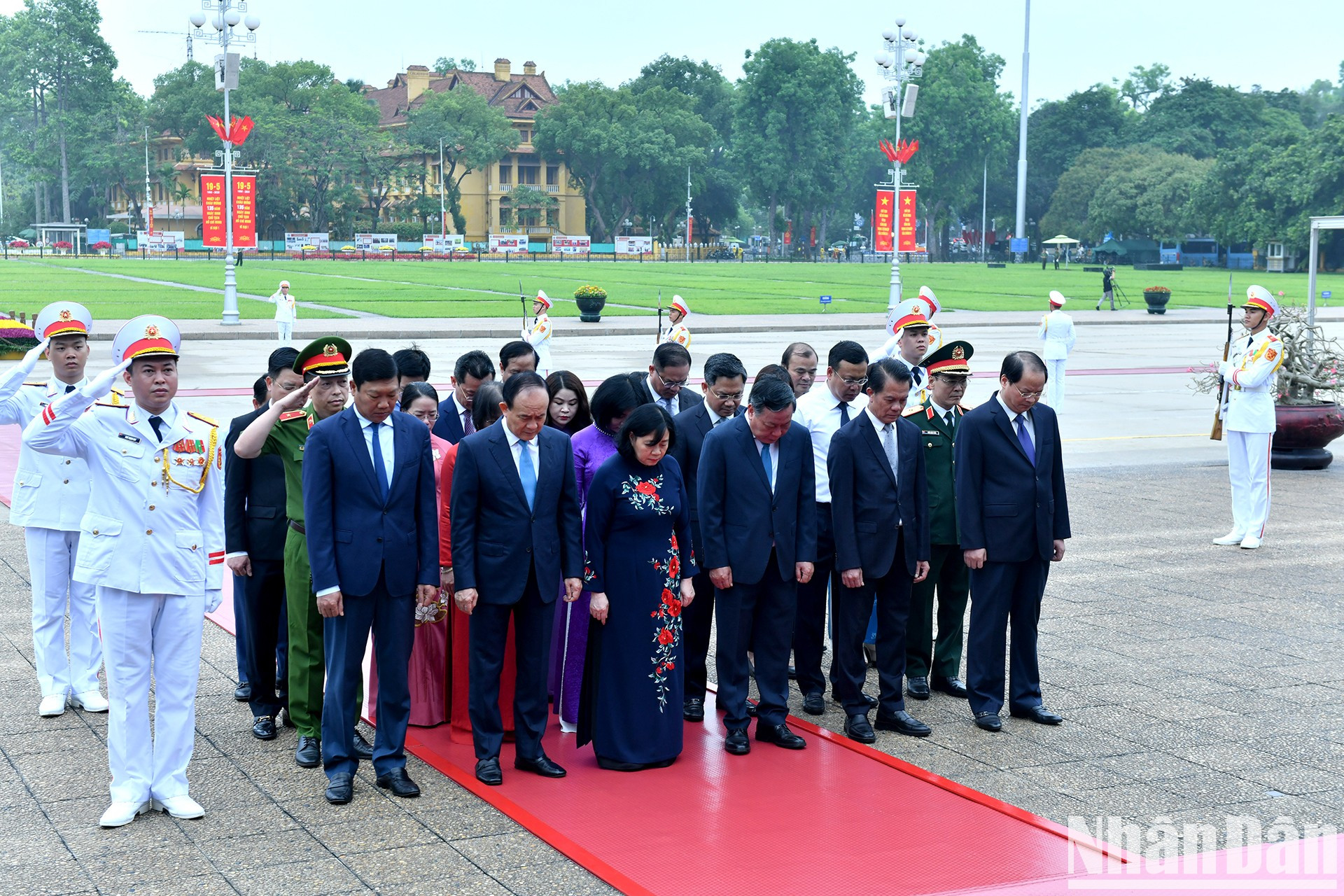 La delegación del Comité del Partido en Hanói, el Consejo Popular, el Comité Popular y la filial del Frente de la Patria de la capital.