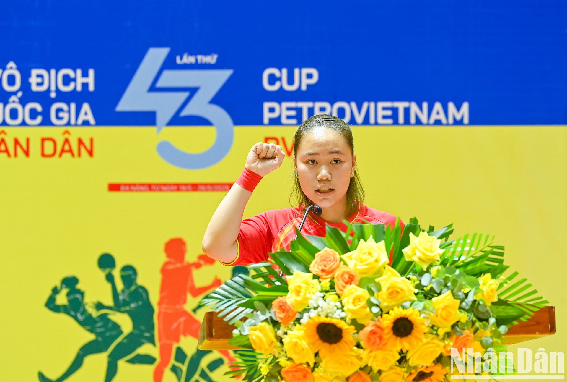 Ngo Thuy Tien, de la delegación de Da Nang, presta juramento en representación de los atletas participantes en el torneo. Ngo Thuy Tien, de la delegación de Da Nang, presta juramento en representación de los atletas participantes en el torneo.