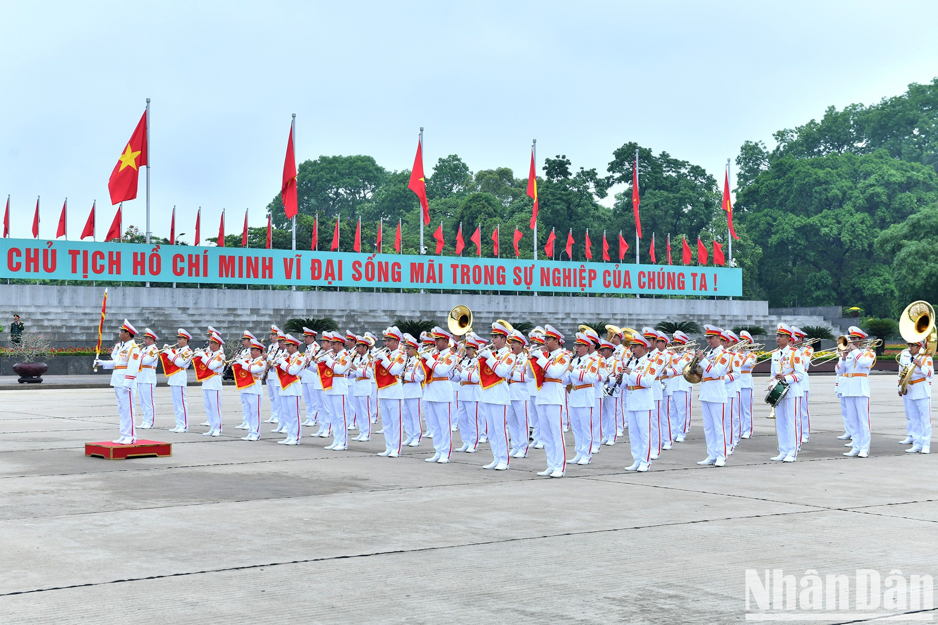 La banda militar en el acto.