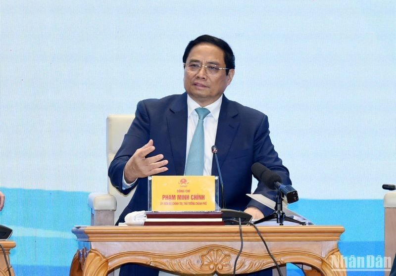 El dirigente confió en que con su valentía, la juventud nacional supere los retos tal y como lo hicieron sus antecesores.