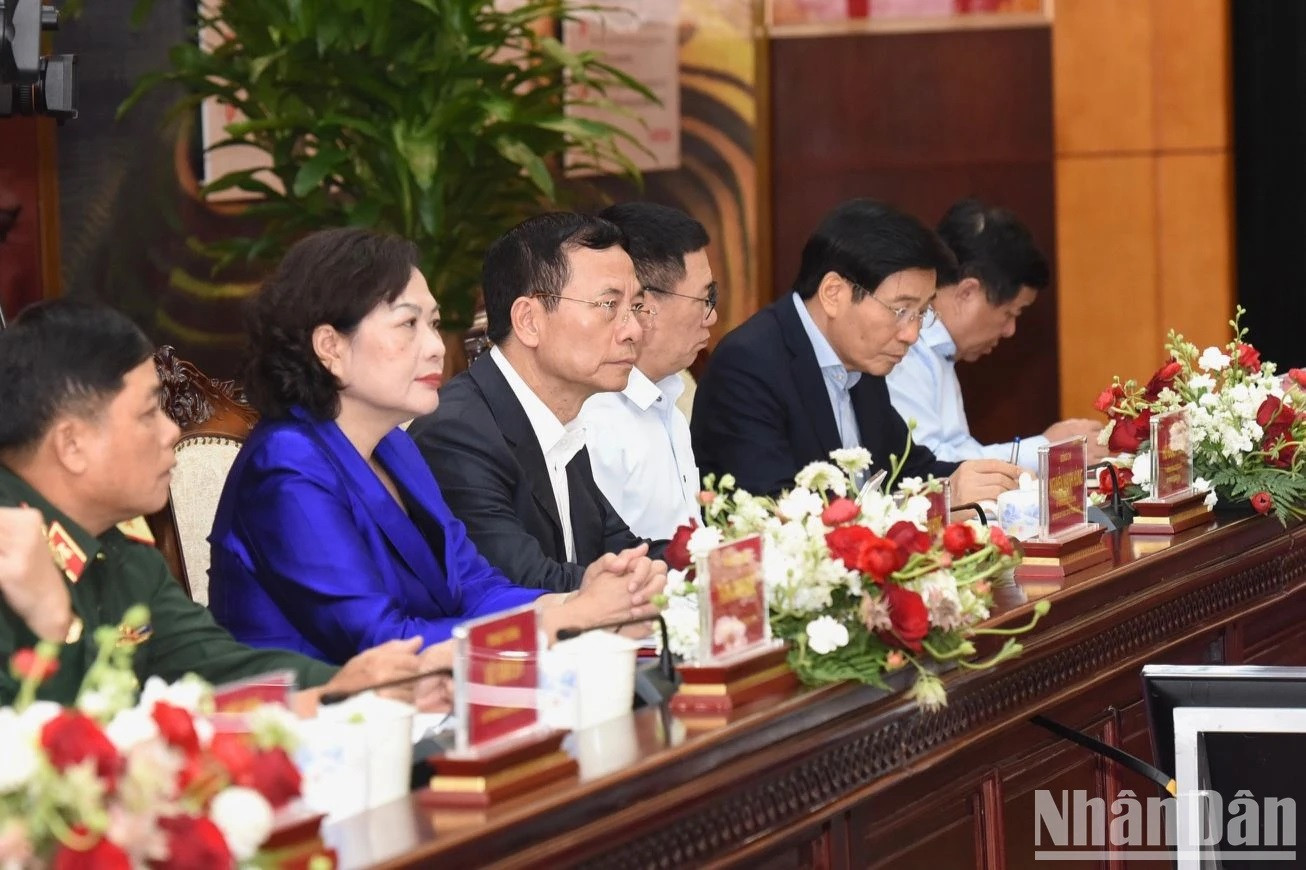 Jefes de los sectores participantes.