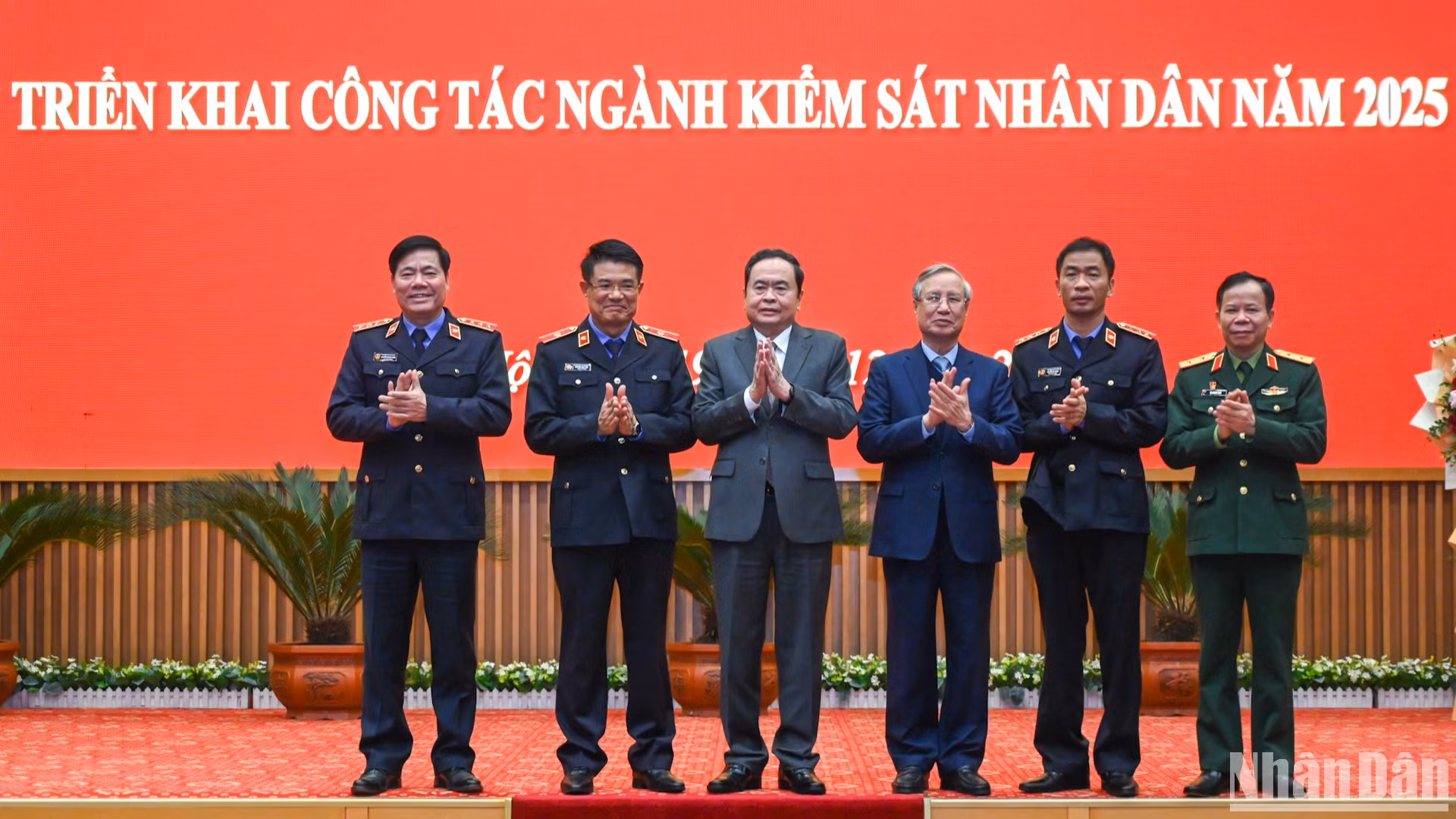 [Foto] Jefe del Legislativo vietnamita asiste a conferencia de la Fiscalía Popular