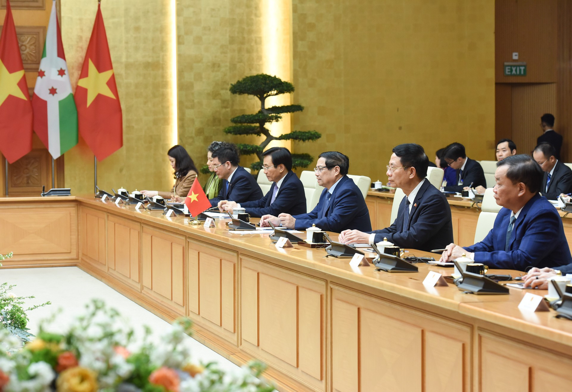 Representantes del país anfitrión. Representantes del país anfitrión.