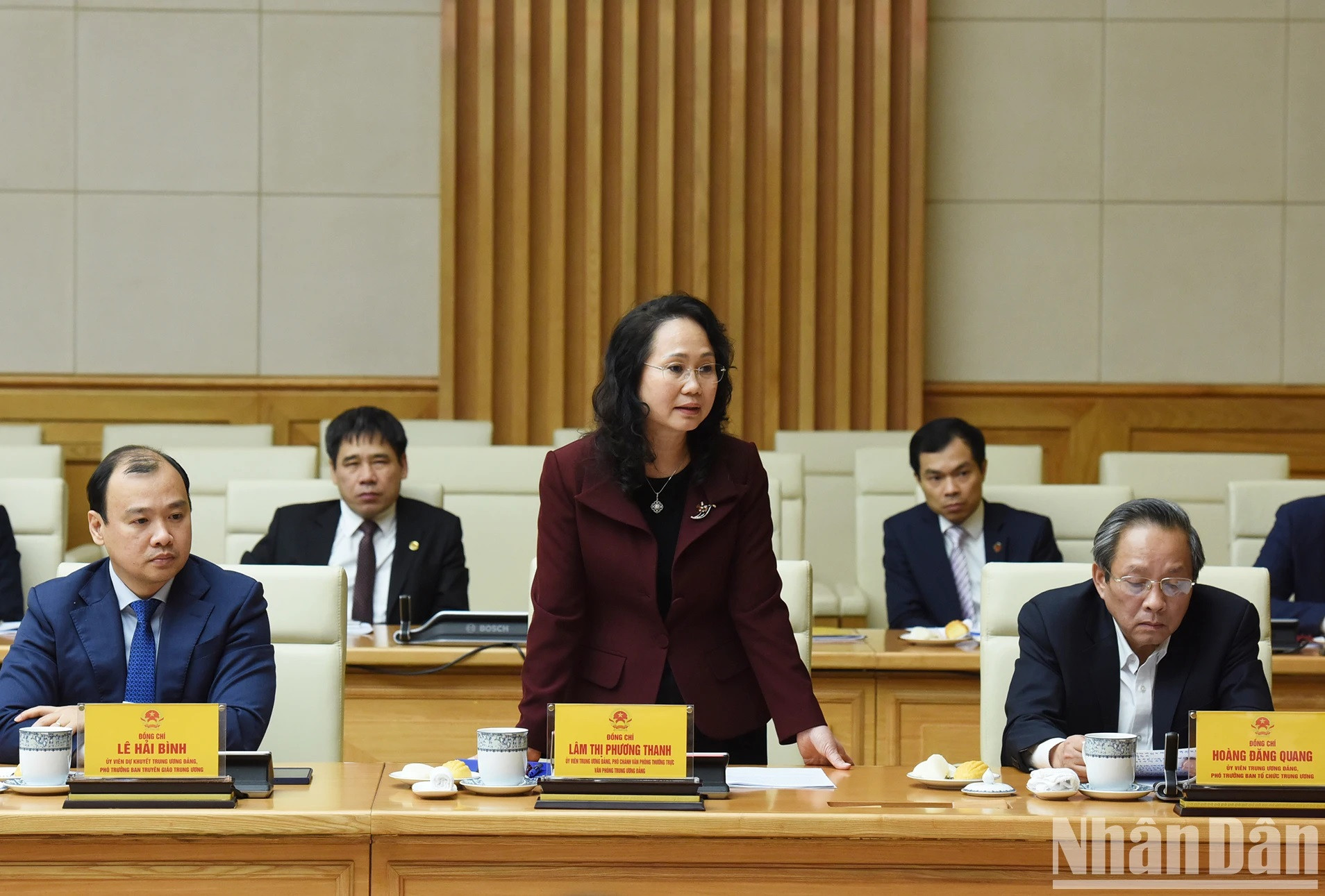 La subjefa de la Oficina del Comité Central del Partido Lam Thi Phuong Thanh. La subjefa de la Oficina del Comité Central del Partido Lam Thi Phuong Thanh.