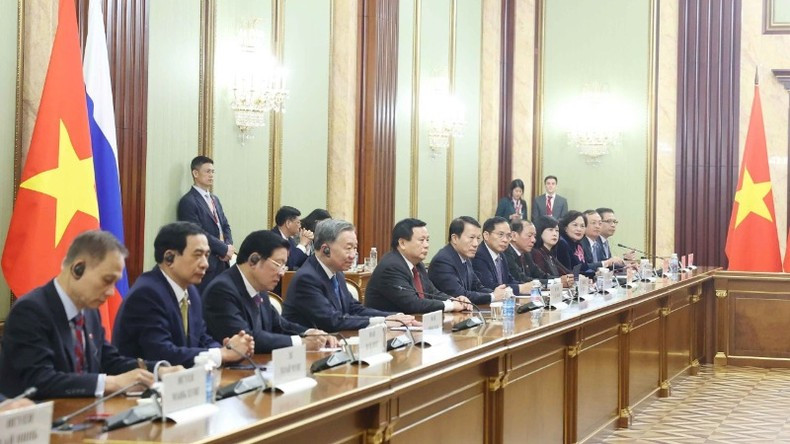 El secretario general del Partido Comunista de Vietnam, To Lam, y la delegación de alto nivel a su cargo en la cita. El secretario general del Partido Comunista de Vietnam, To Lam, y la delegación de alto nivel a su cargo en la cita.