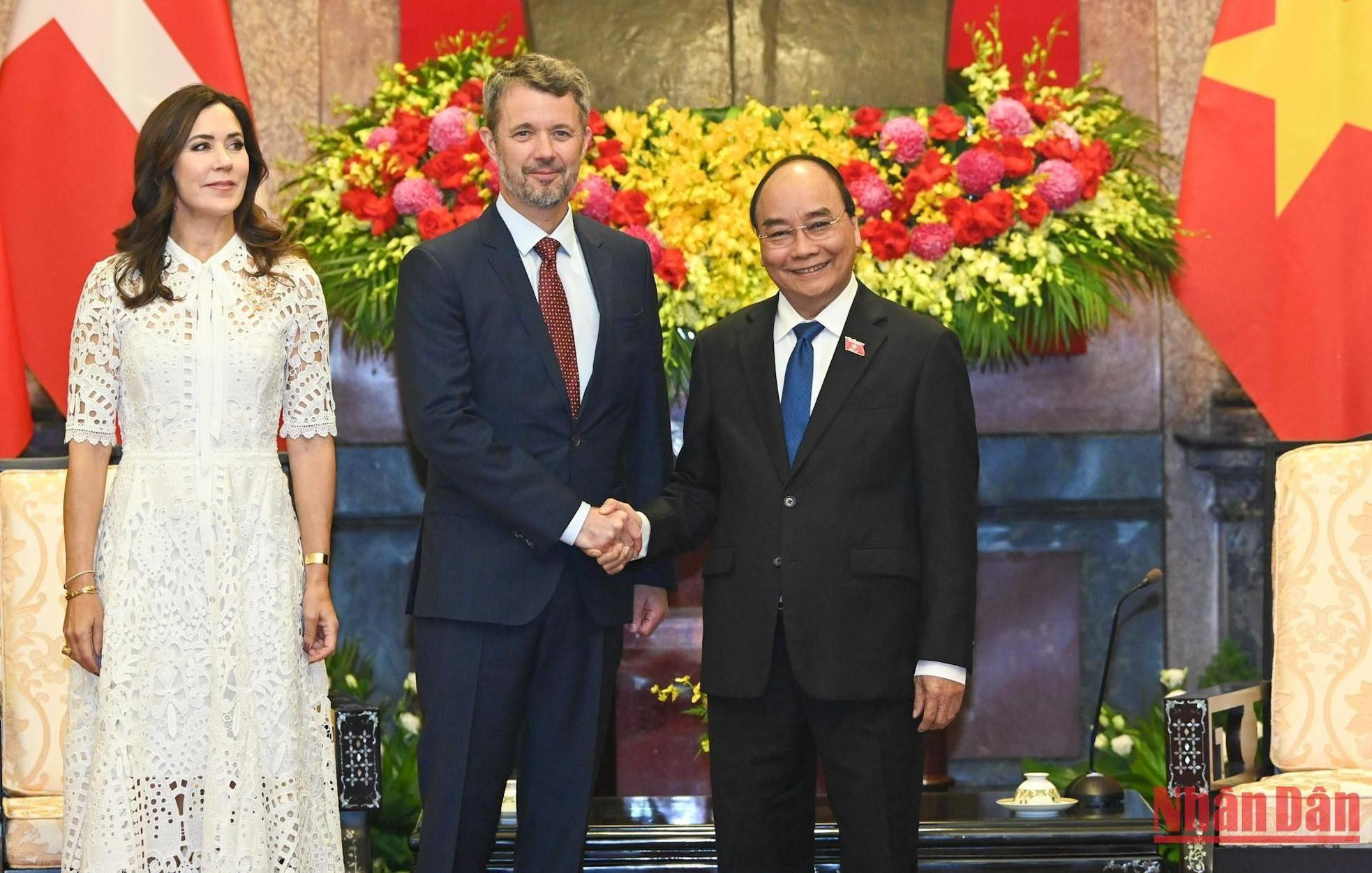 El presidente de Vietnam, Nguyen Xuan Phuc, se reúne con el príncipe heredero Federico y la princesa consorte, María Isabel, de Dinamarca. El presidente de Vietnam, Nguyen Xuan Phuc, se reúne con el príncipe heredero Federico y la princesa consorte, María Isabel, de Dinamarca.