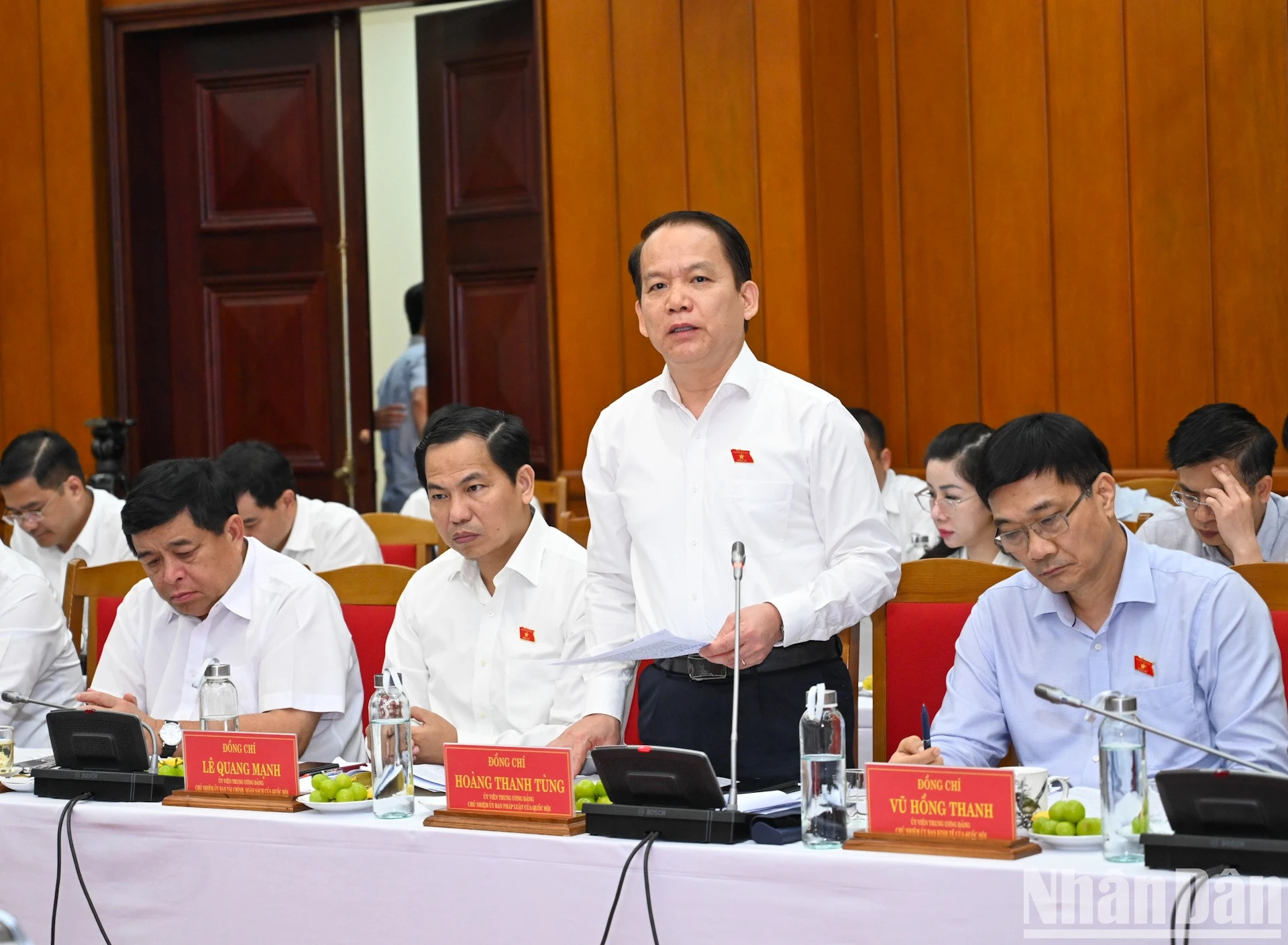 El jefe de la Comisión de Asuntos Legales de la Asamblea Nacional, Hoang Thanh Tung.