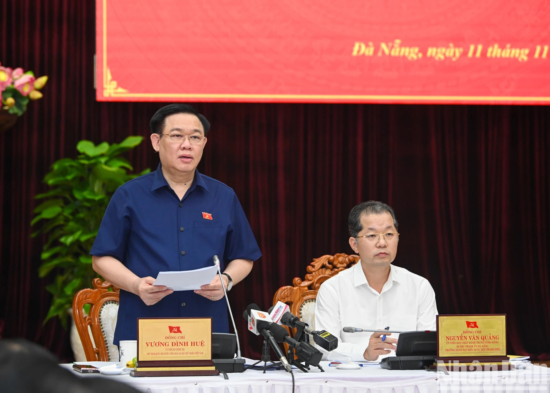 El presidente de la Asamblea Nacional interviene en la reunión.