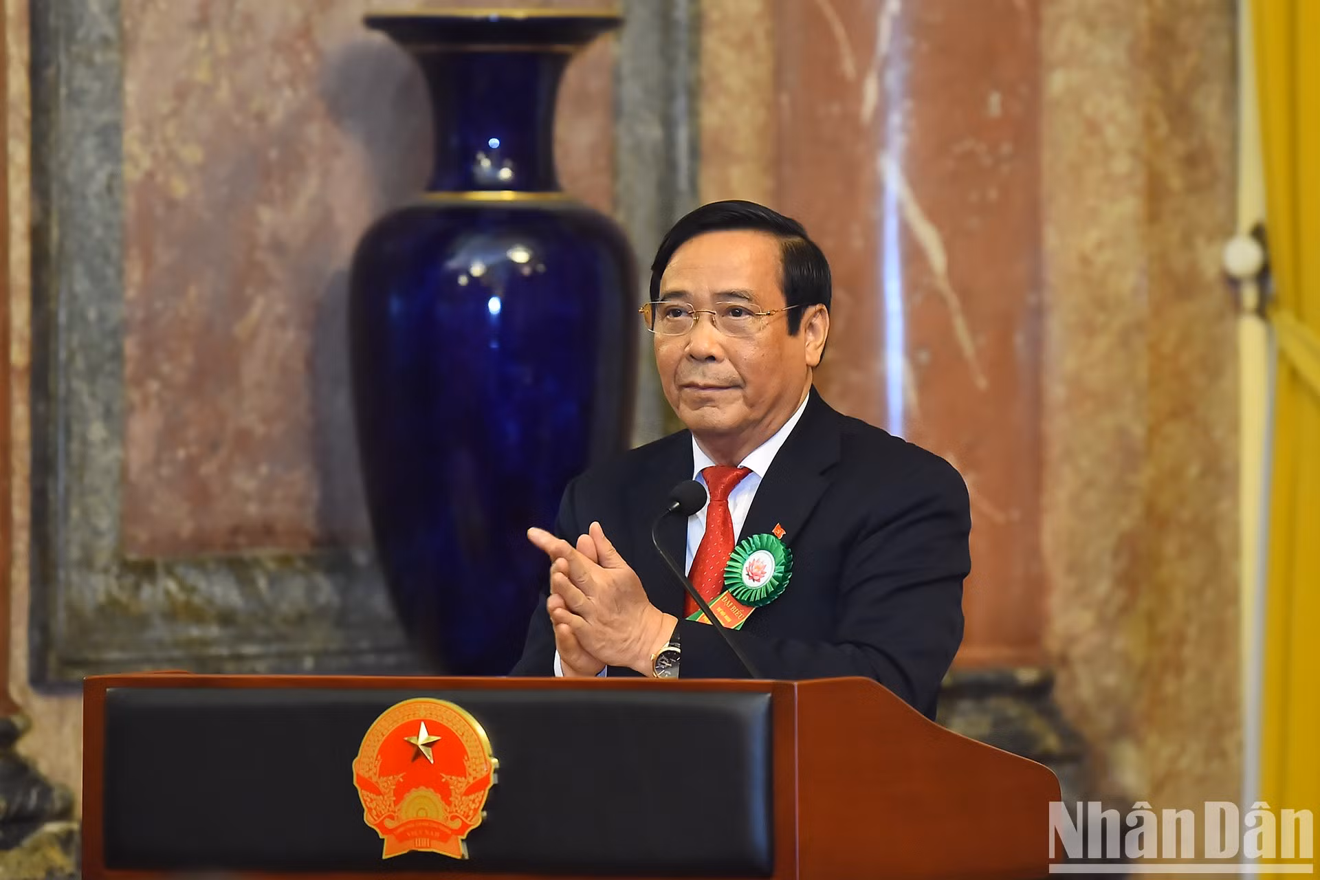 El presidente de la Asociación de Personas Mayores de Vietnam, Nguyen Thanh Binh, interviene en el encuentro.