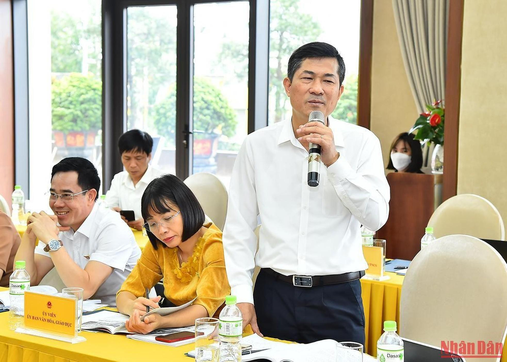 Los diputados aportan numerosas opiniones sobre las prácticas culturales y educacionales que acaparan el interés del electorado nacional.