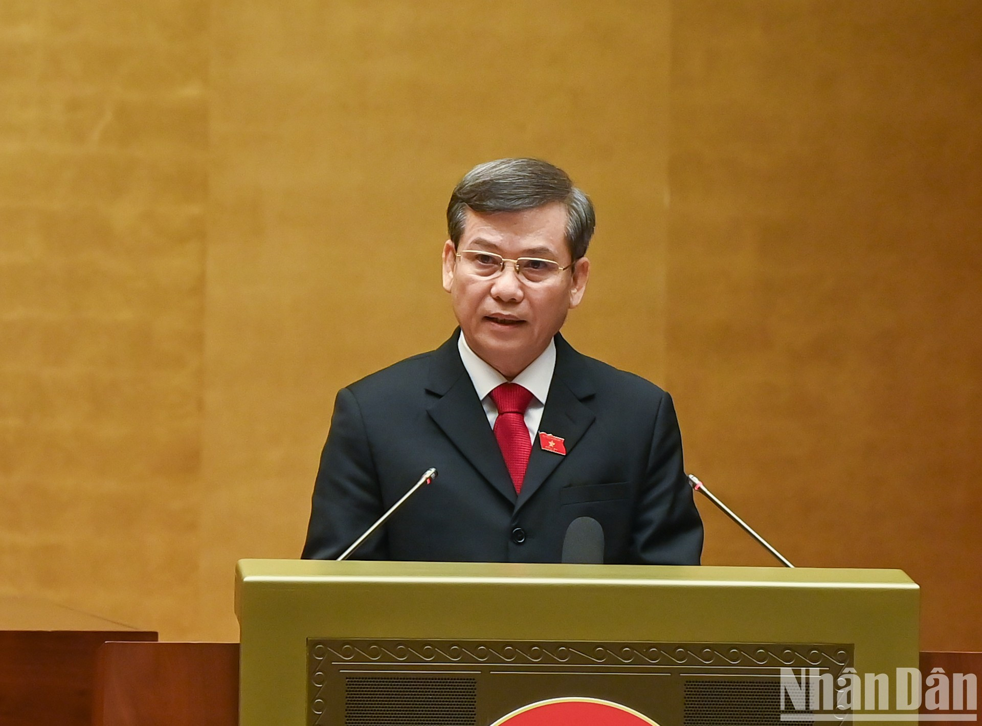 El presidente del Tribunal Popular Supremo, Le Minh Tri, pronuncia su discurso de toma de posesión. El presidente del Tribunal Popular Supremo, Le Minh Tri, pronuncia su discurso de toma de posesión.