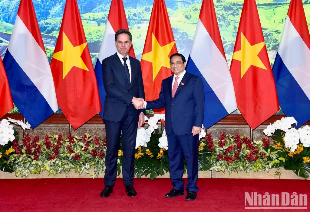 El primer ministro de Vietnam, Pham Minh Chinh, y su homólogo de Países Bajos, Mark Rutte. El primer ministro de Vietnam, Pham Minh Chinh, y su homólogo de Países Bajos, Mark Rutte.