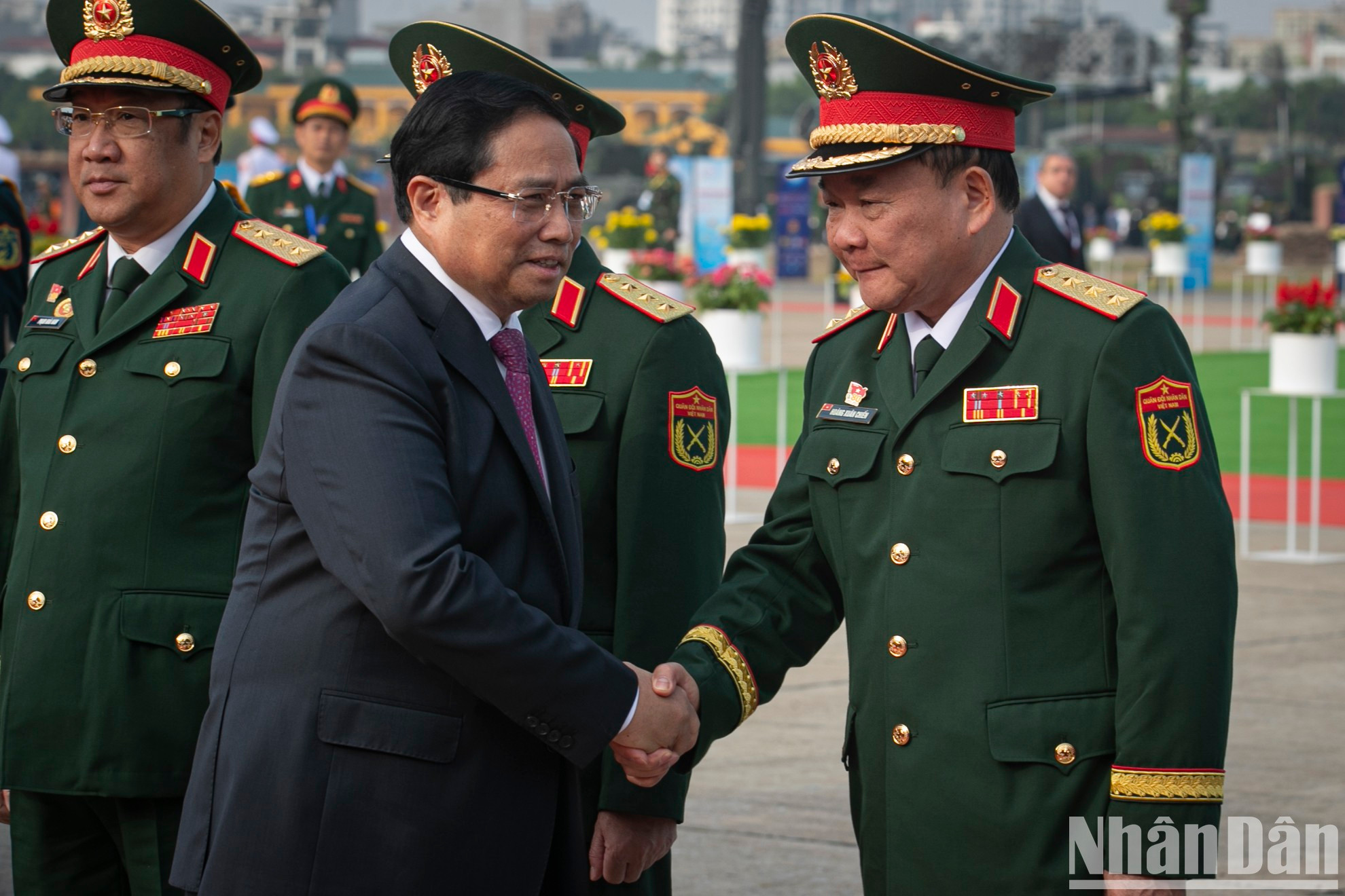 El premier Pham Minh Chinh llega al lugar del evento. El premier Pham Minh Chinh llega al lugar del evento.