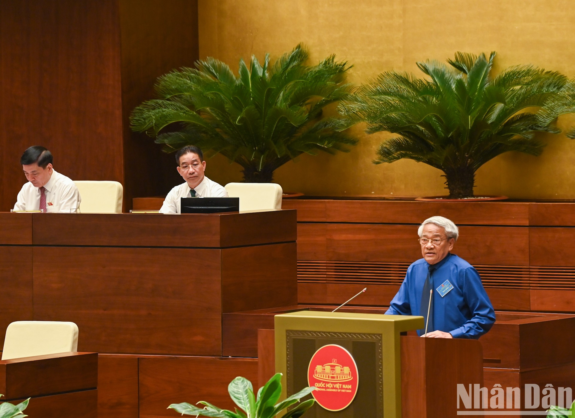 Un erudito expone su ponencia.
