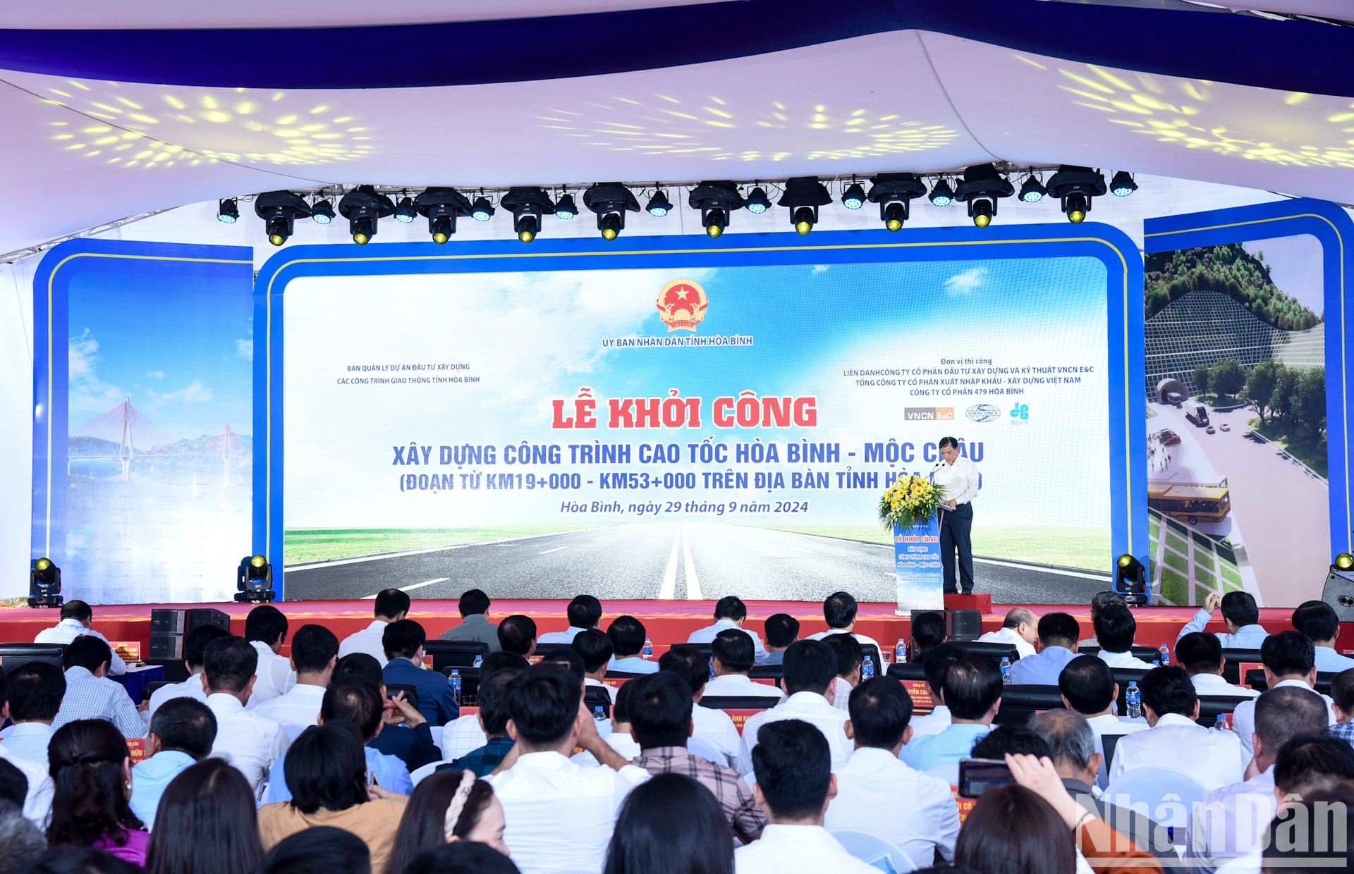 Panorama de la ceremonia. Panorama de la ceremonia.