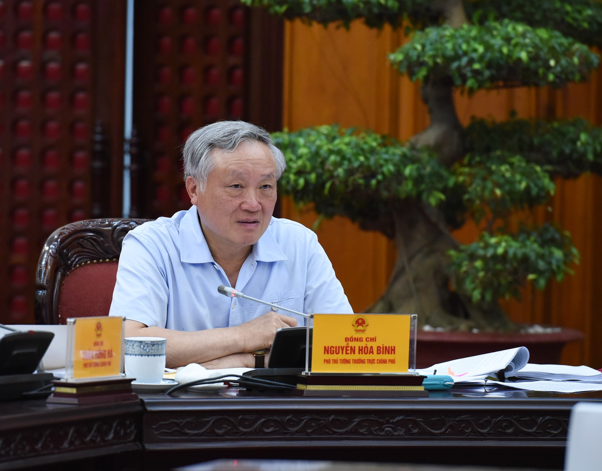 El vice primer ministro permanente, Nguyen Hoa Binh.