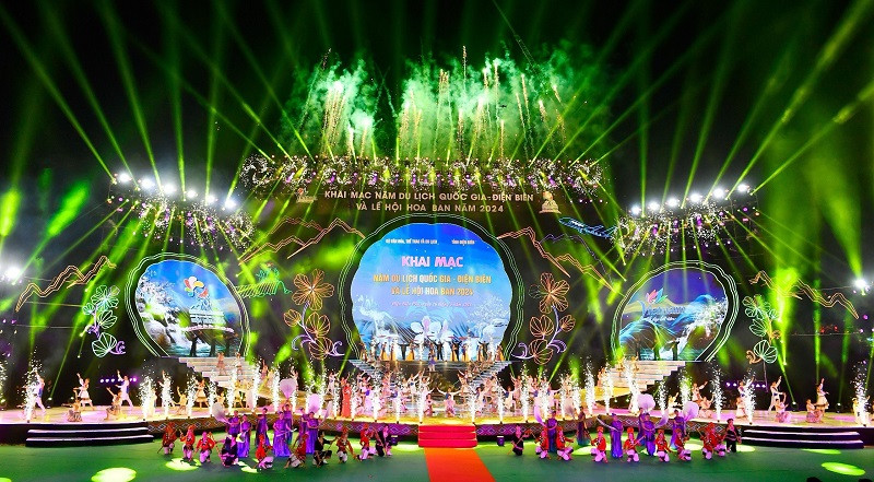 [Foto] Comienzan Año Nacional del Turismo - Dien Bien y Festival de la Flor “Ban”