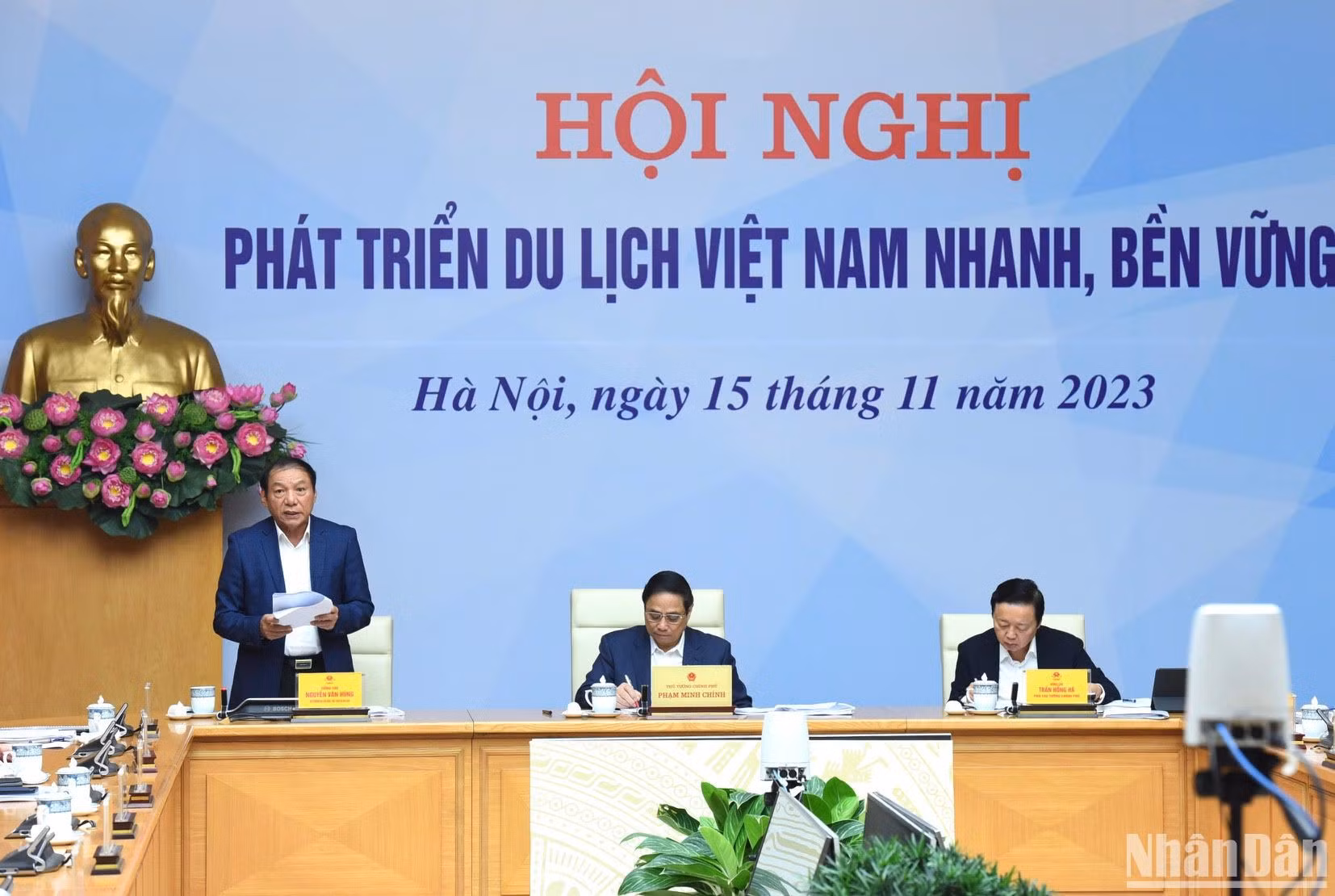 El ministro de Cultura, Deportes y Turismo, Nguyen Van Hung.