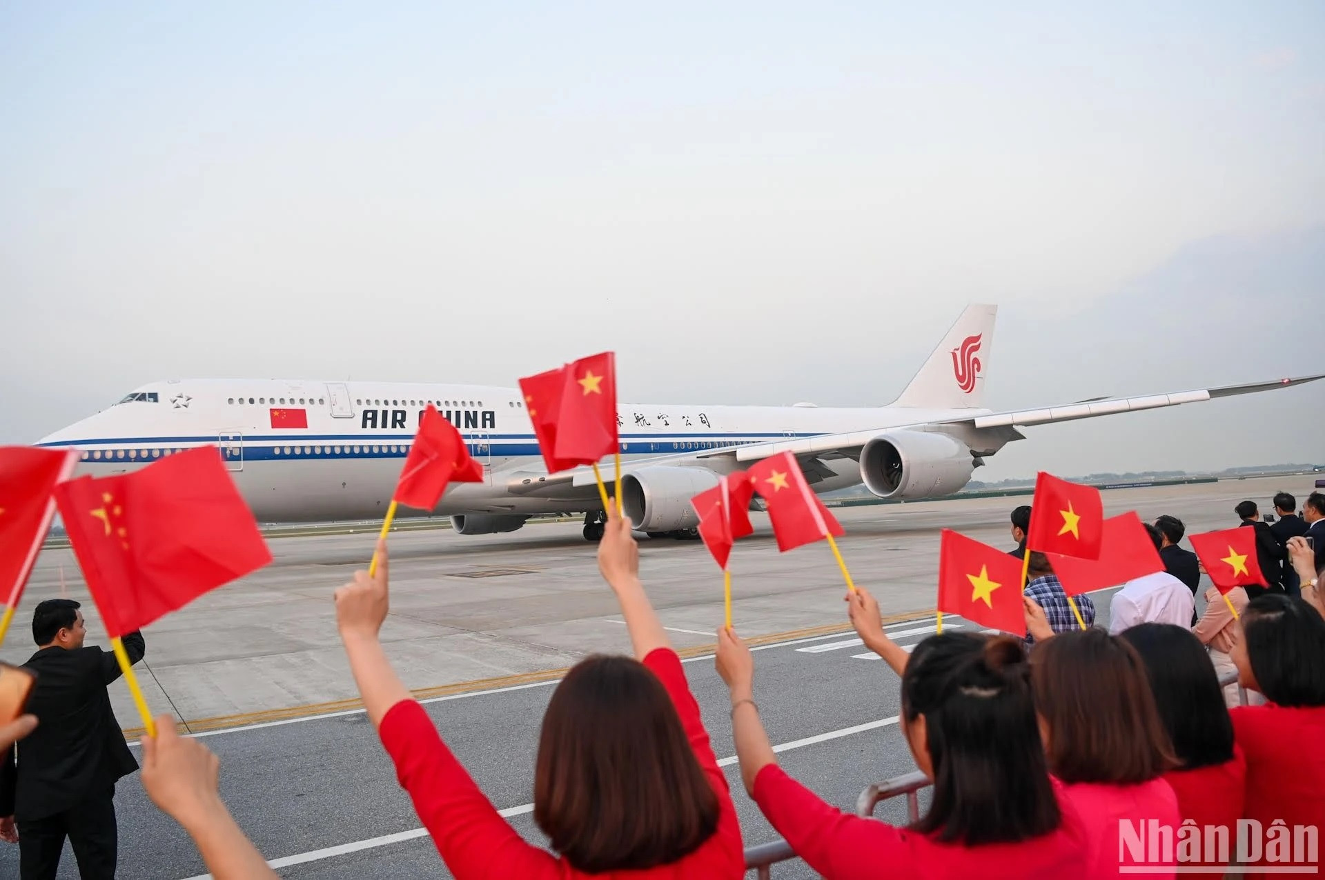 El secretario general del PCCh y presidente chino concluye con éxito su visita de Estado a Vietnam. El secretario general del PCCh y presidente chino concluye con éxito su visita de Estado a Vietnam.