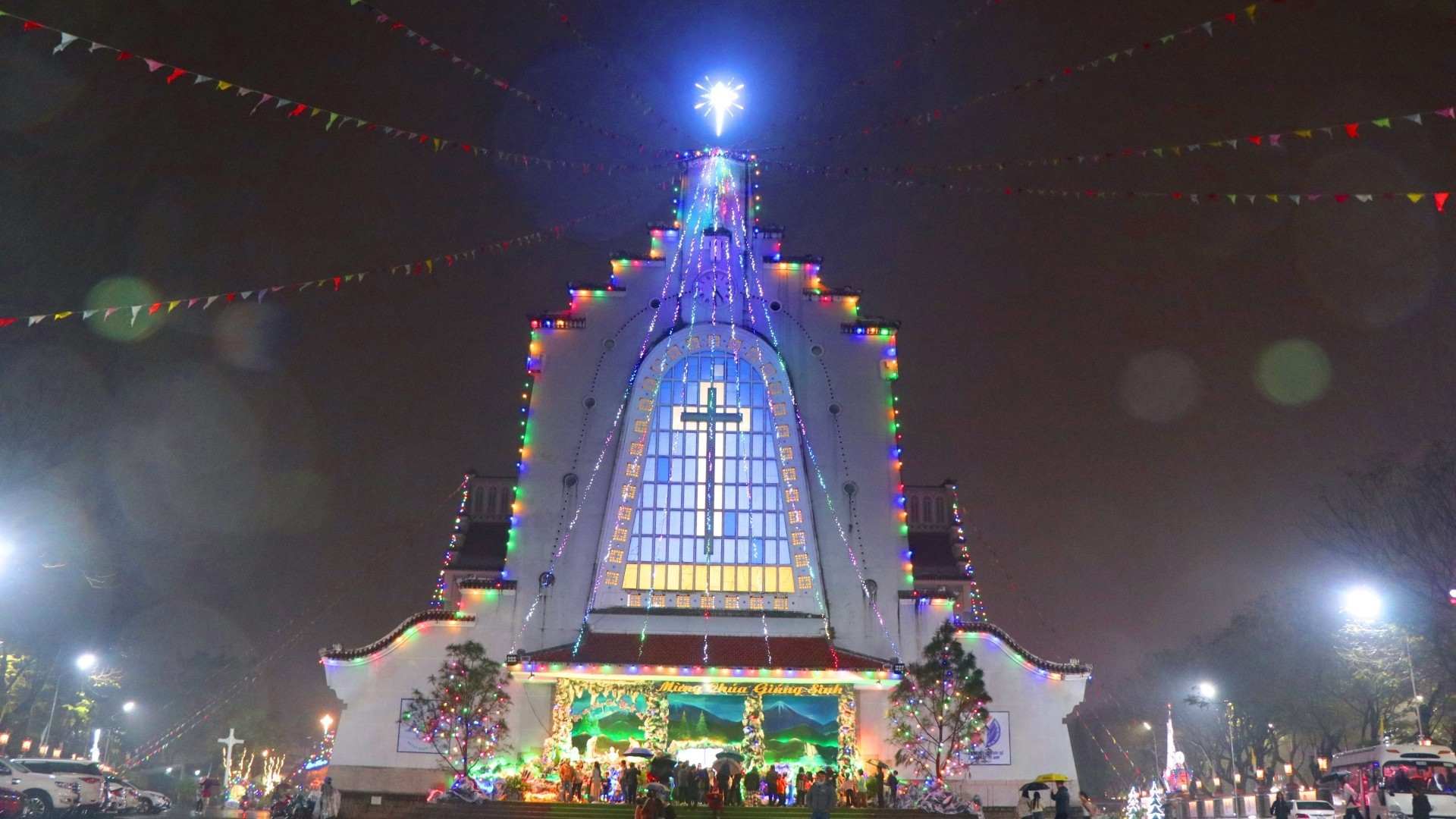 La Iglesia de Nuestra Señora del Perpetuo Socorro (iglesia redentorista) en Hue.