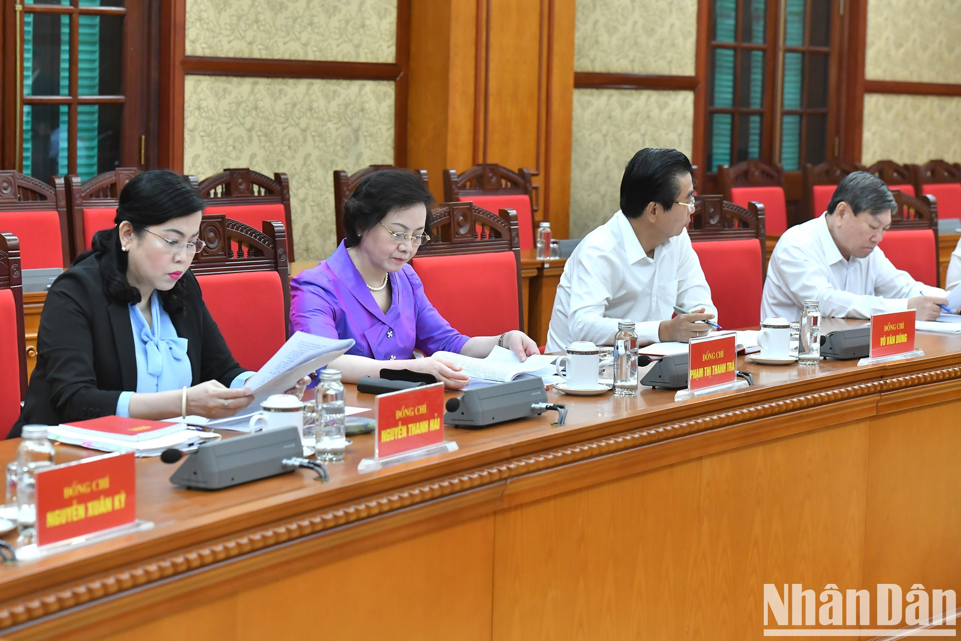 Miembros del Subcomité de Personal del XIV Congreso Nacional del Partido. Miembros del Subcomité de Personal del XIV Congreso Nacional del Partido.